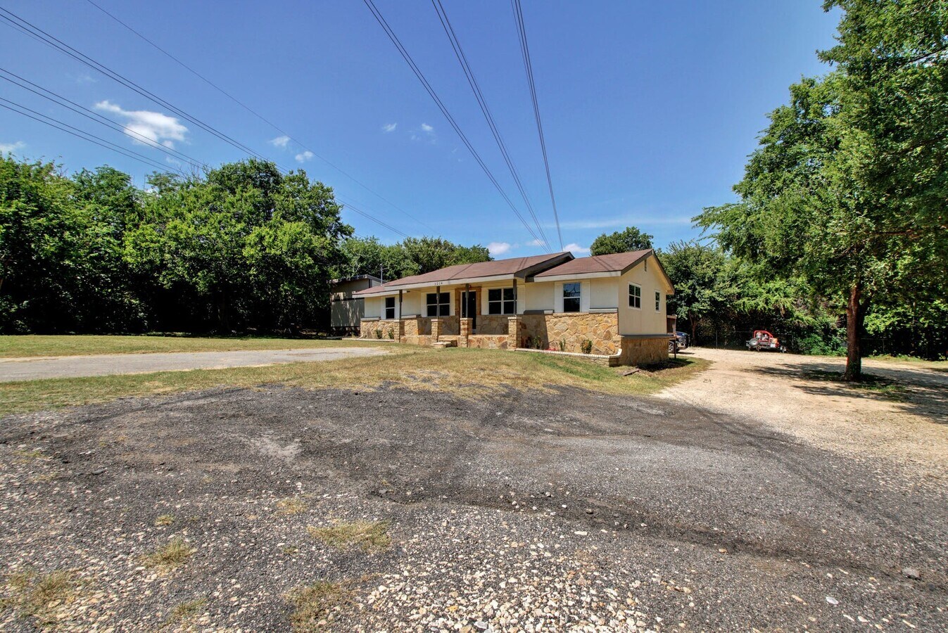 2214 Gardenia Dr — photo