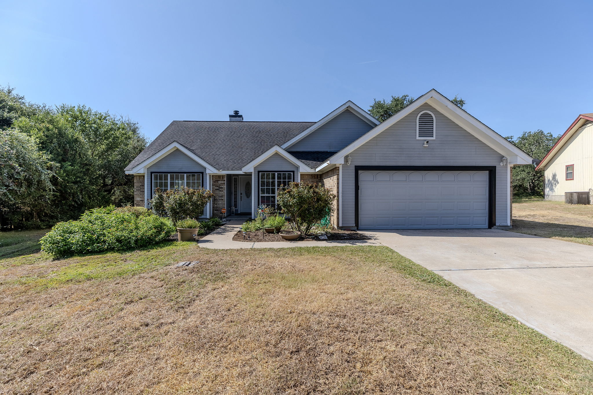 703 Post Oak Cir — photo