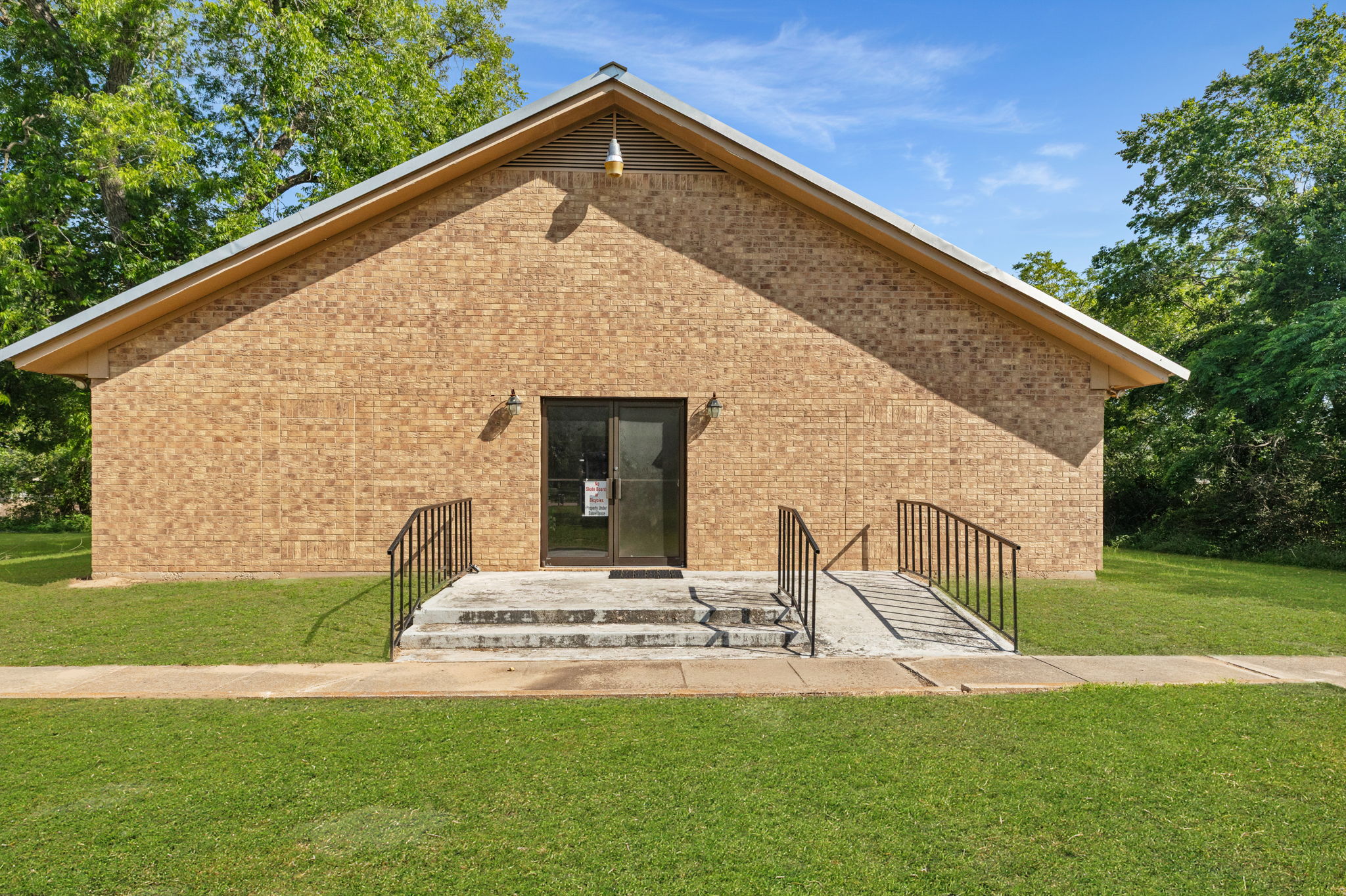 345 W Bell Ave — photo