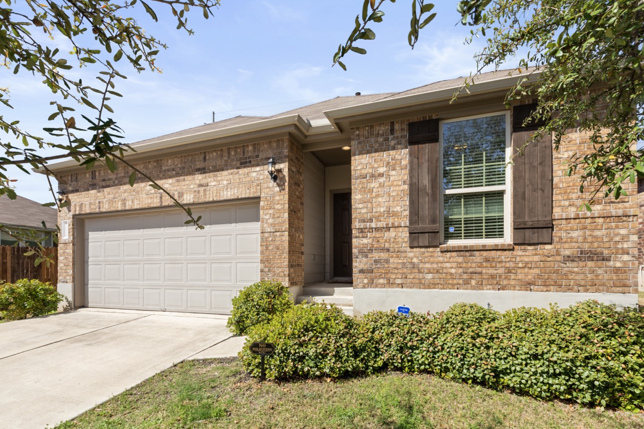 1001 McCormick CV — photo