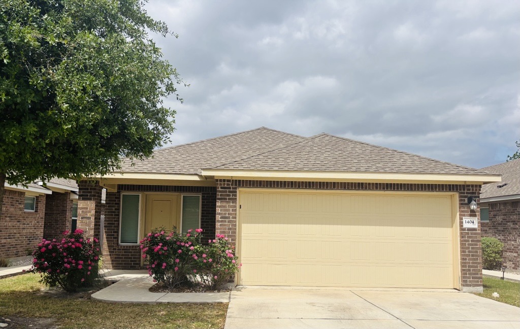 1404 Walden Pond Dr — photo