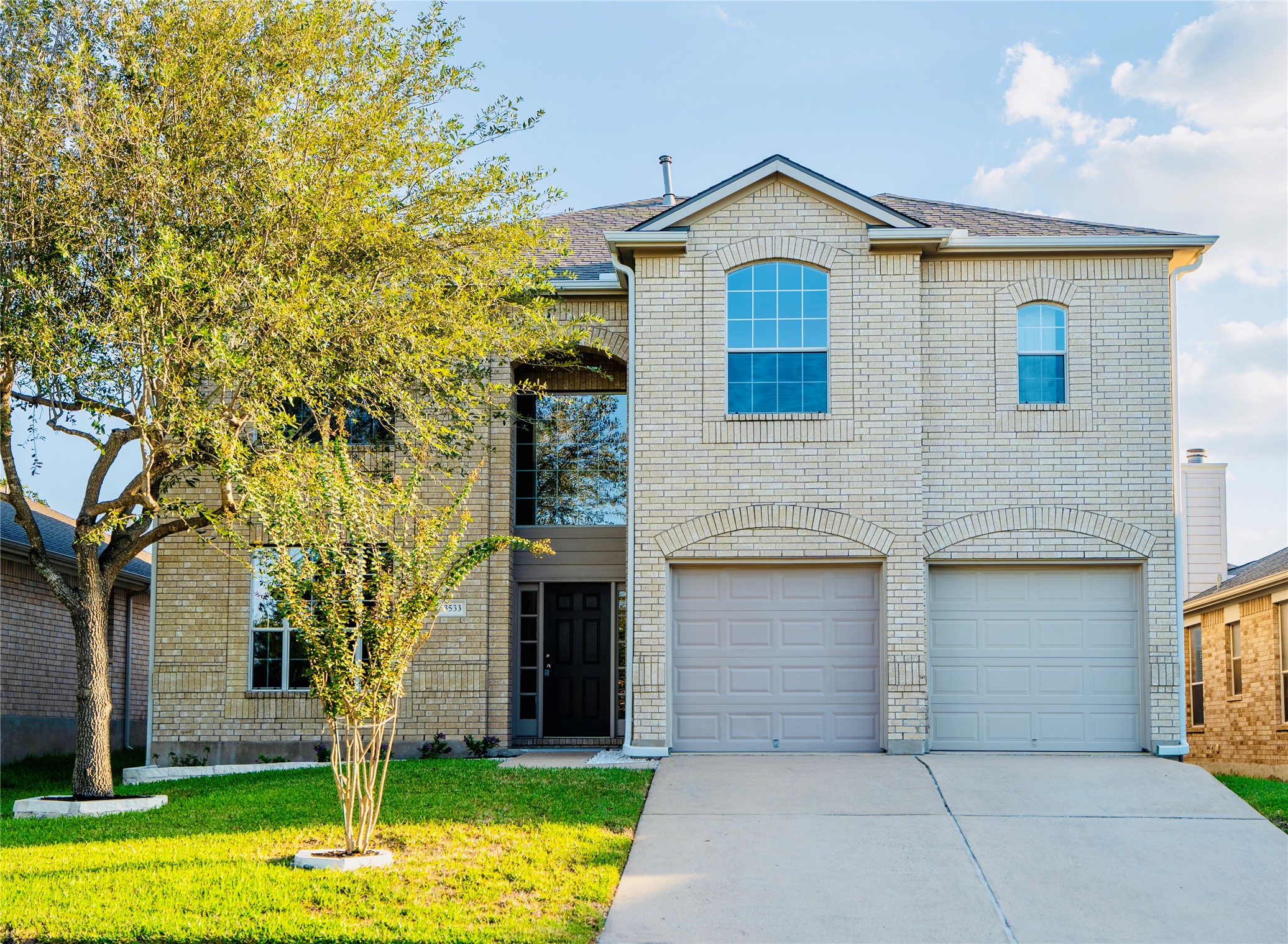 3533 Shiraz Loop — photo