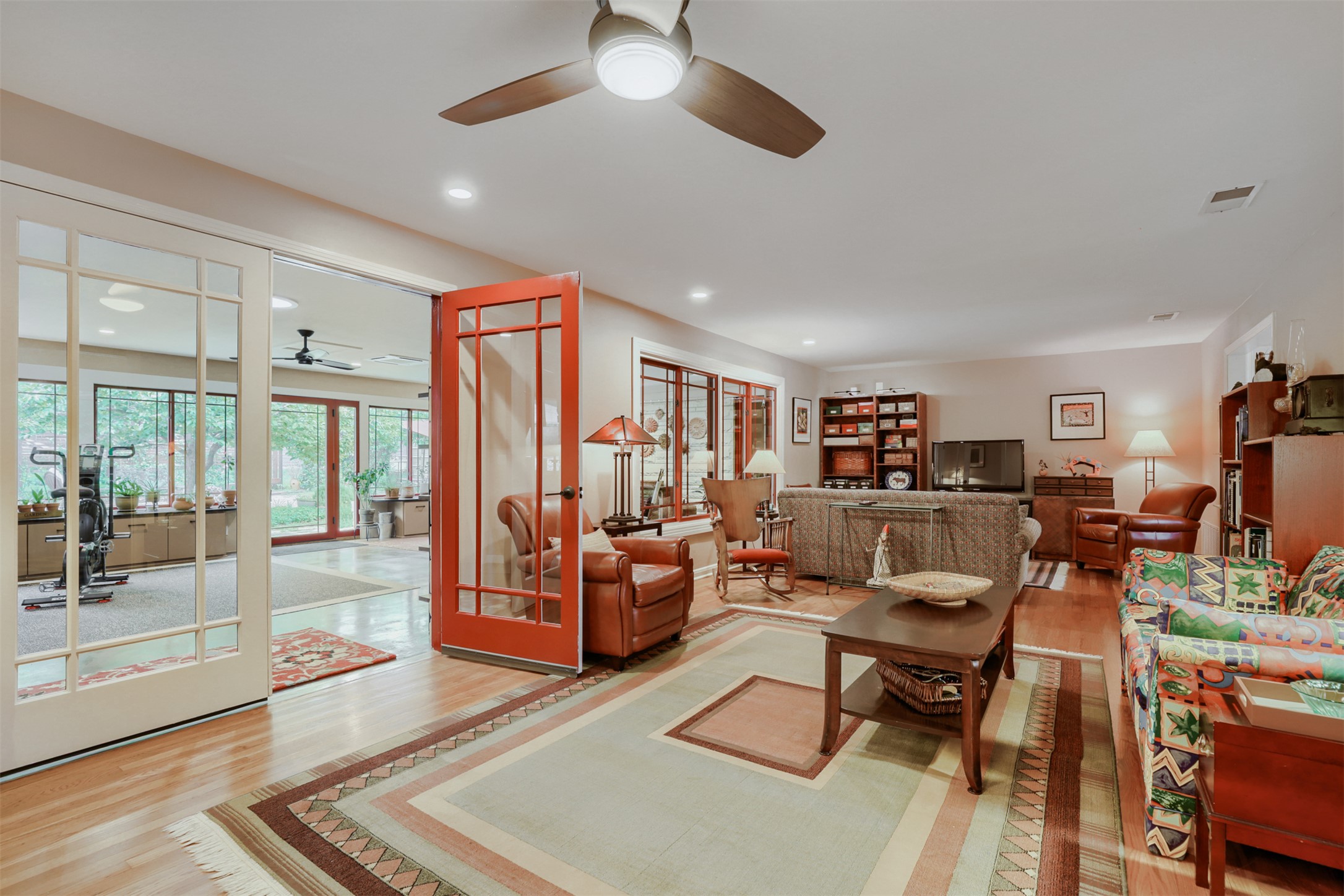 6011 Shoal Creek Blvd — photo