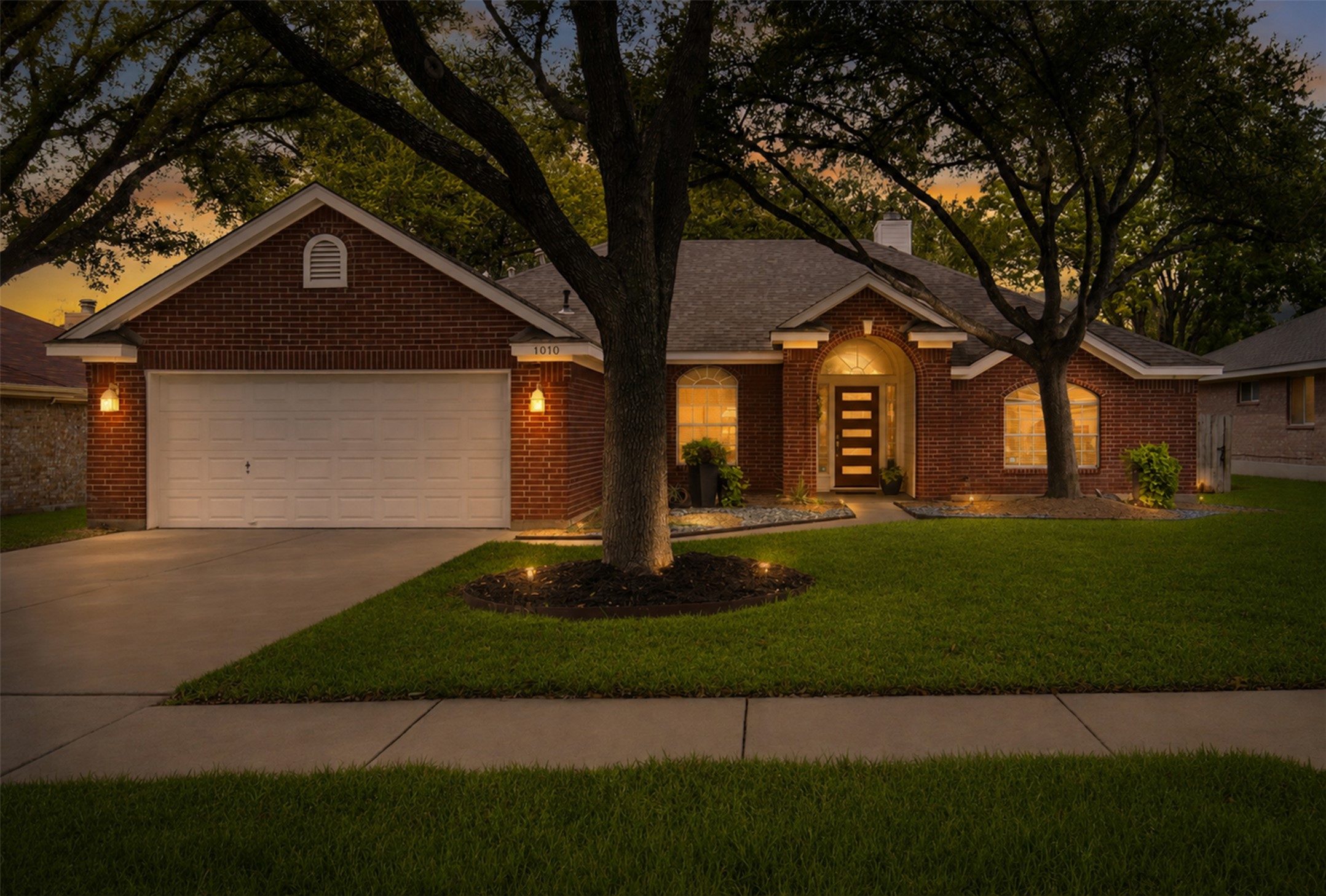 1010 Rocky Creek Dr — photo