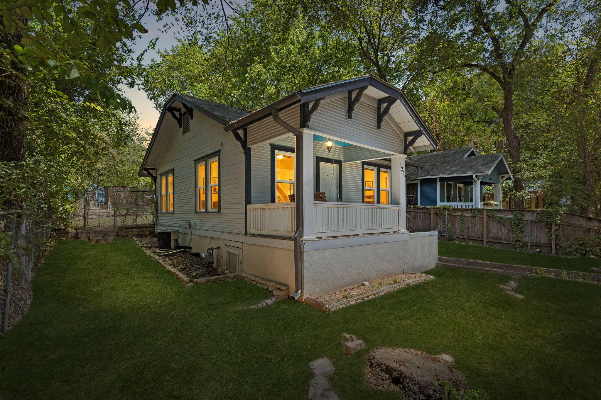 1204 Taylor St — photo