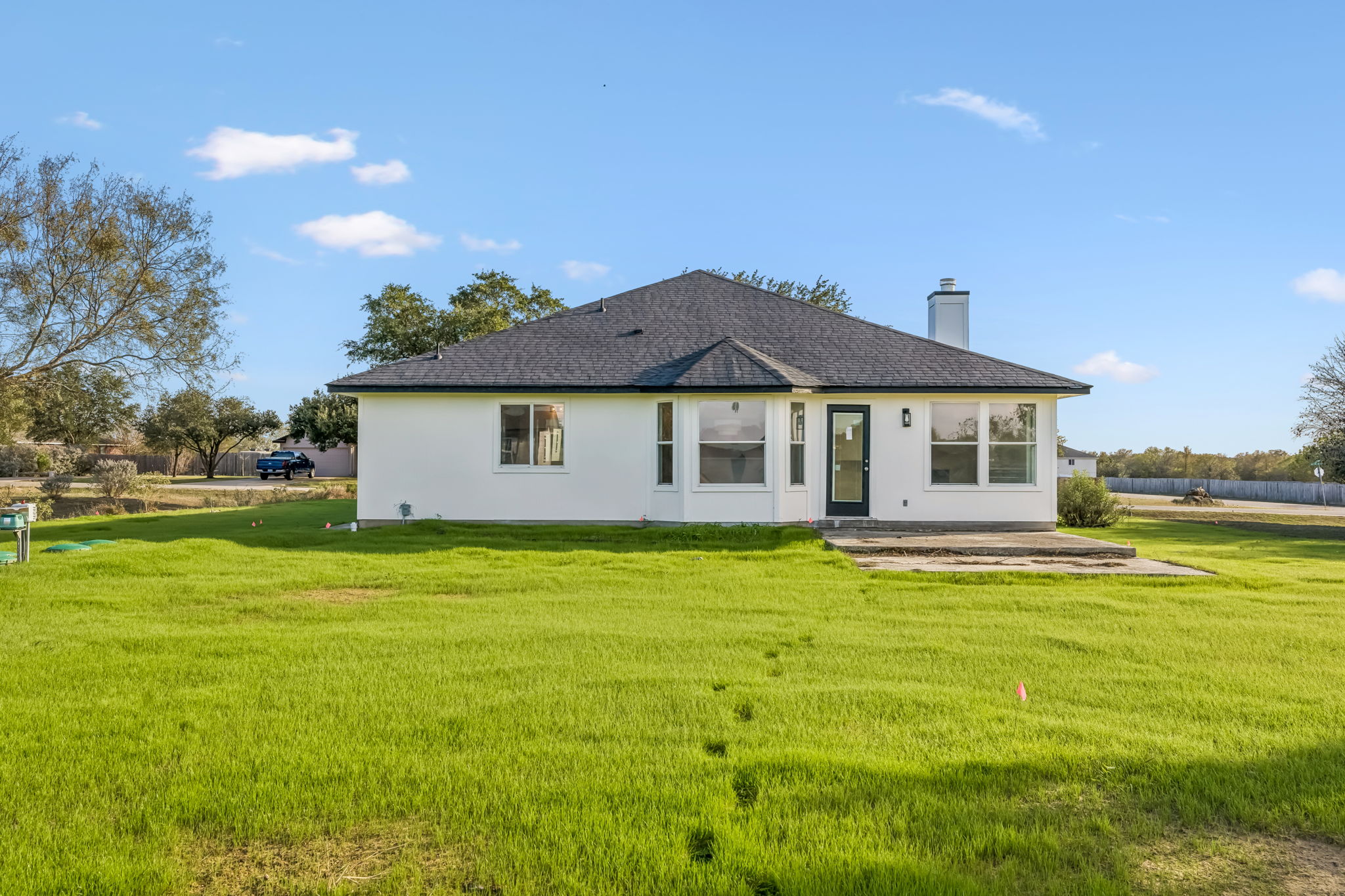 223 Martin Crossing Dr — photo