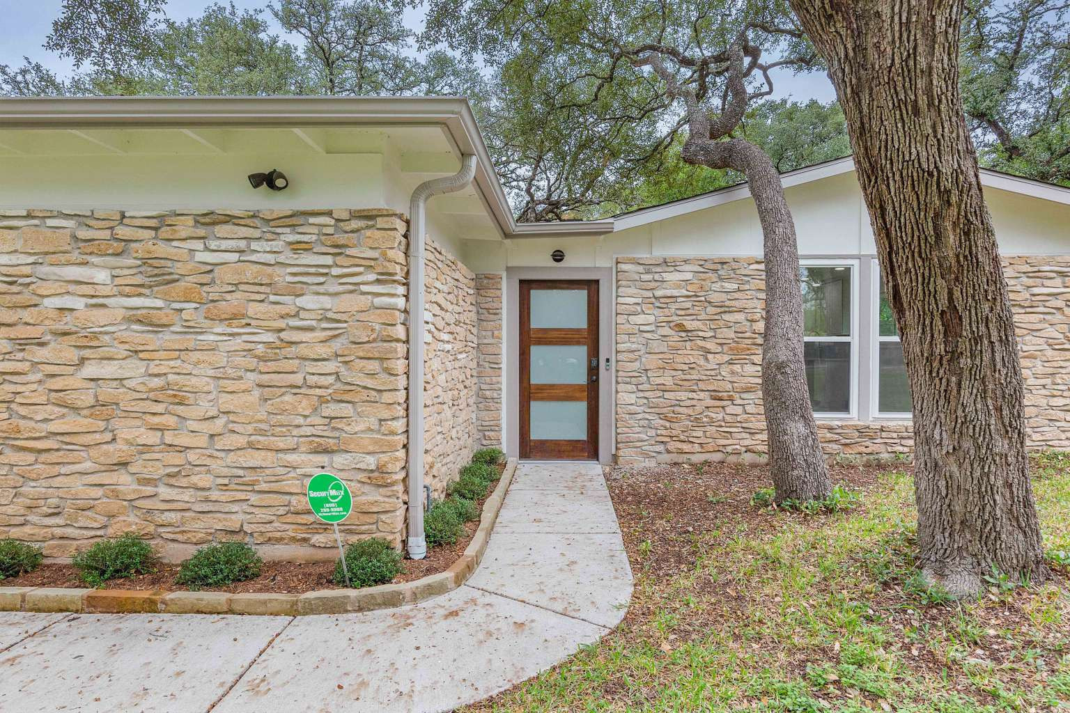 11508 Bell Ave — photo