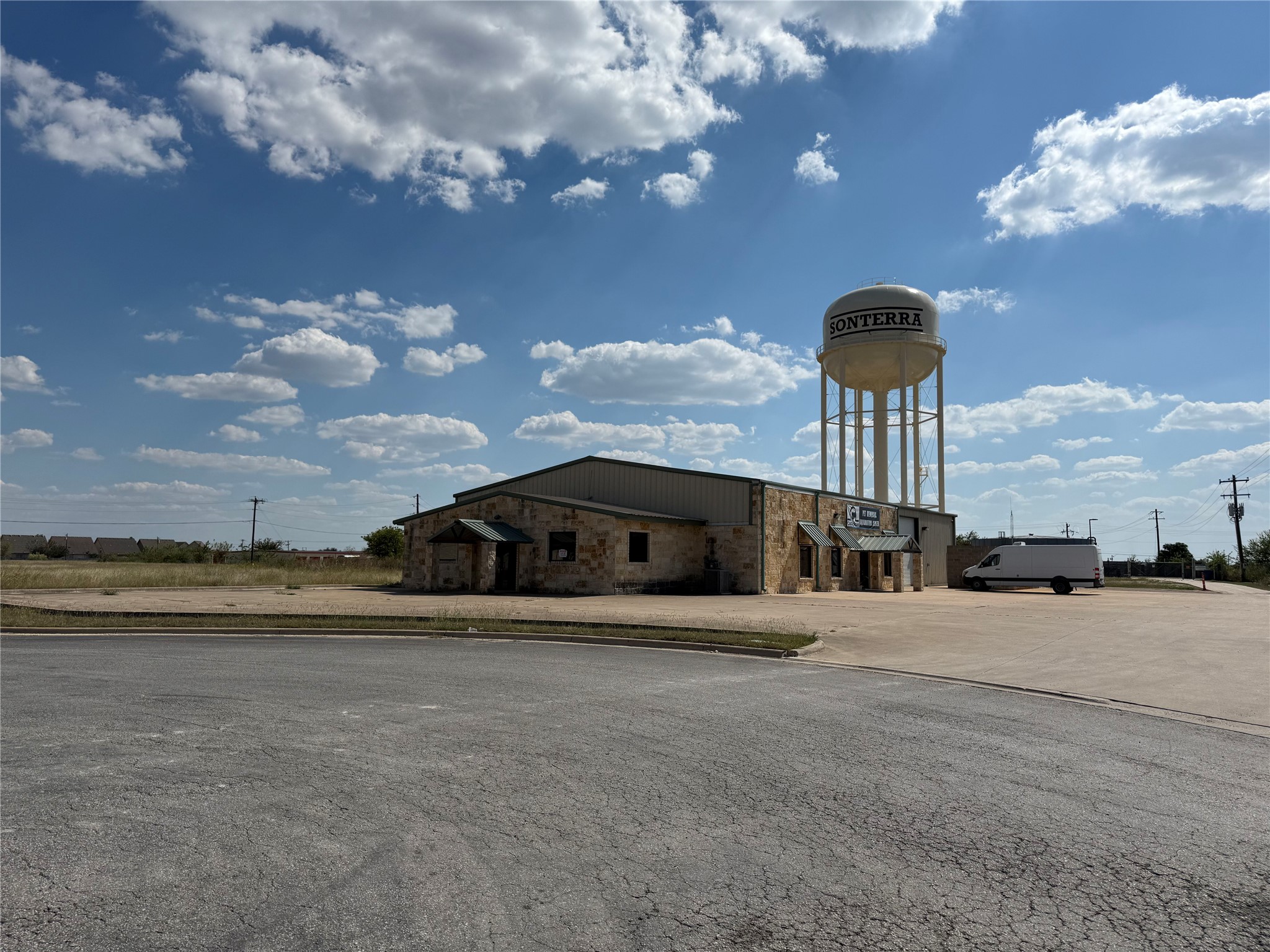 321 Limestone Terrace, Jarrell, TX 76537 — photo 2