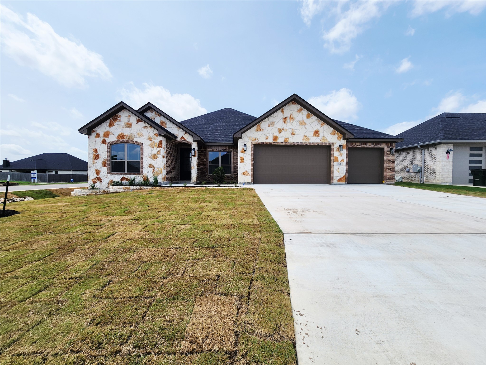 801 Golden Eagle CV — photo