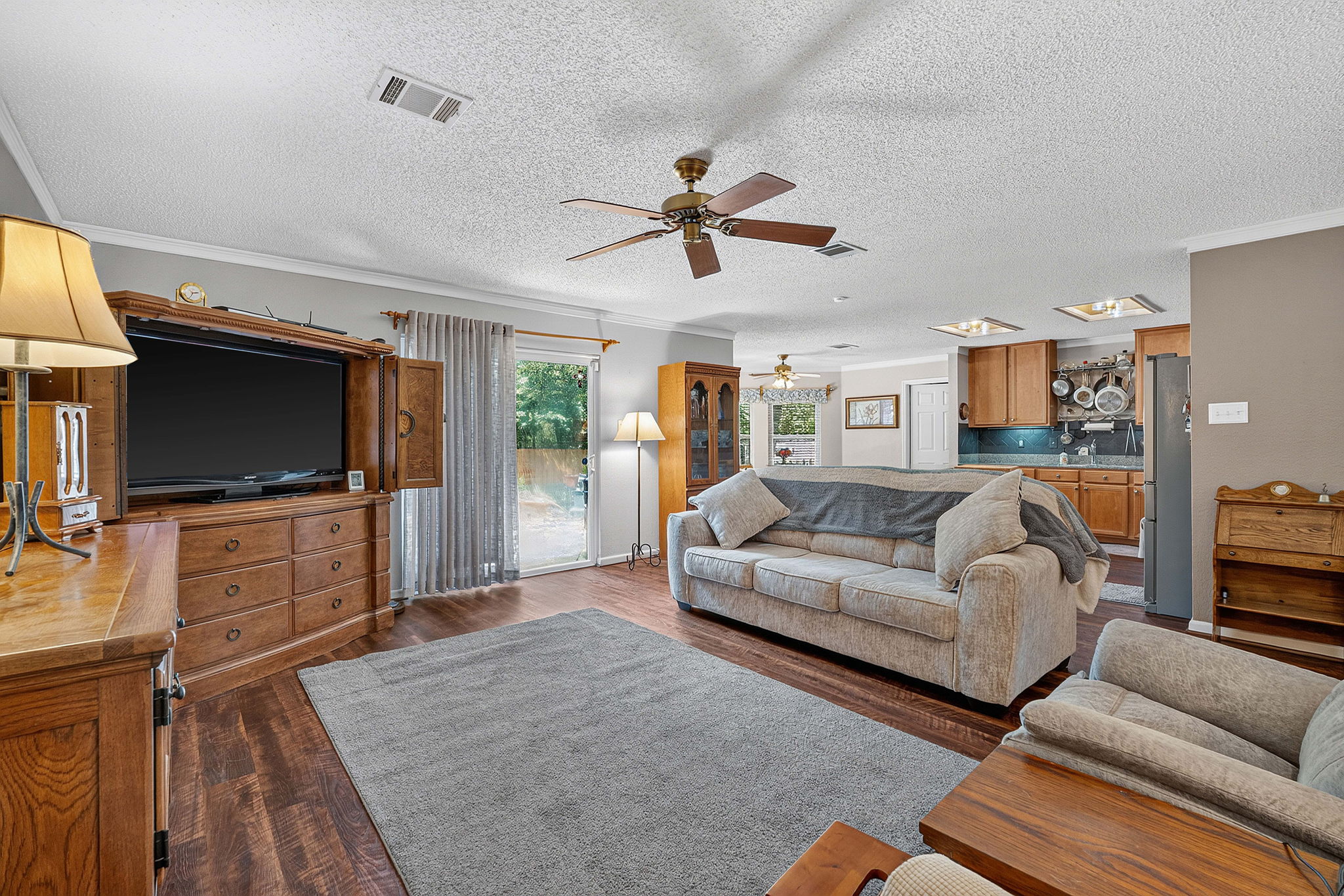 901 Dogwood Trl — photo