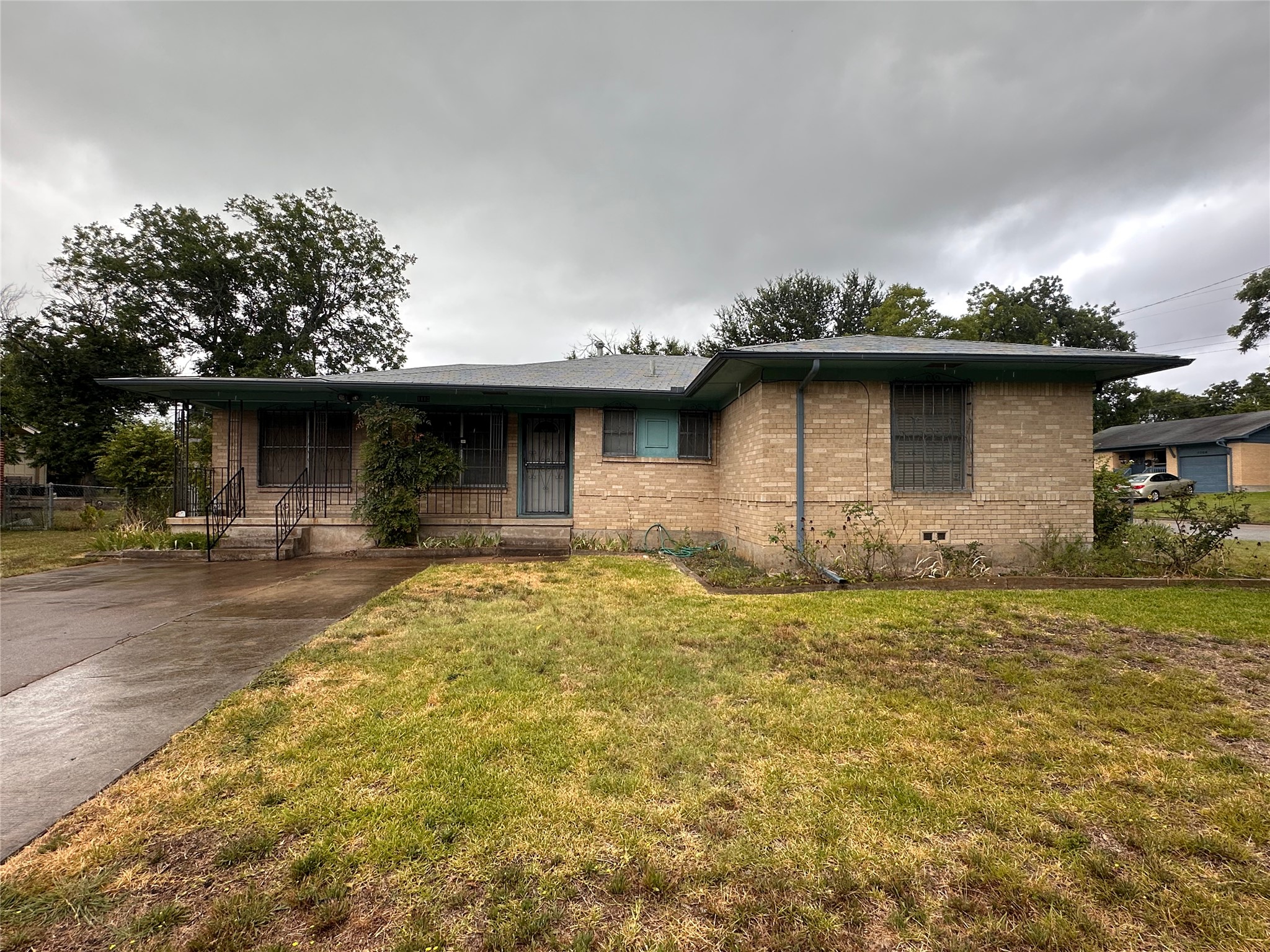 1110 Searcy Dr — photo