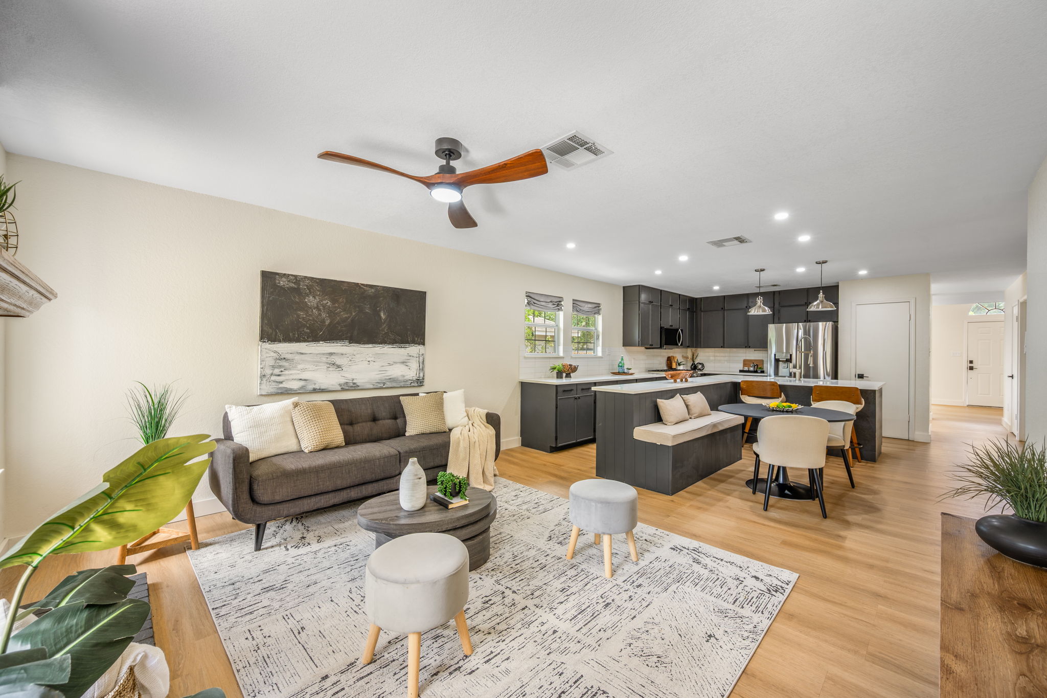 8322 Doe Meadow Dr — photo