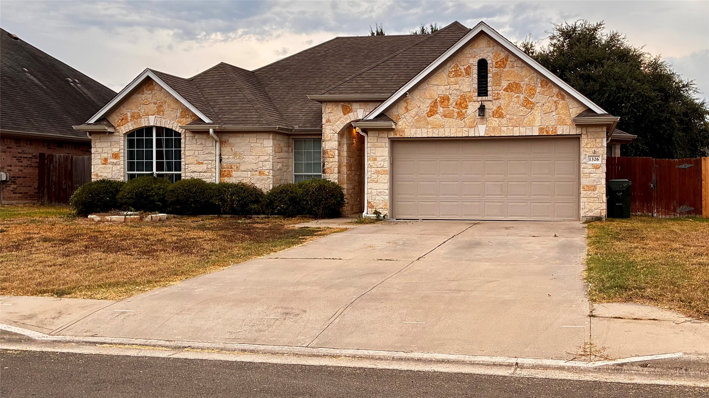1326 Star Mdw — photo
