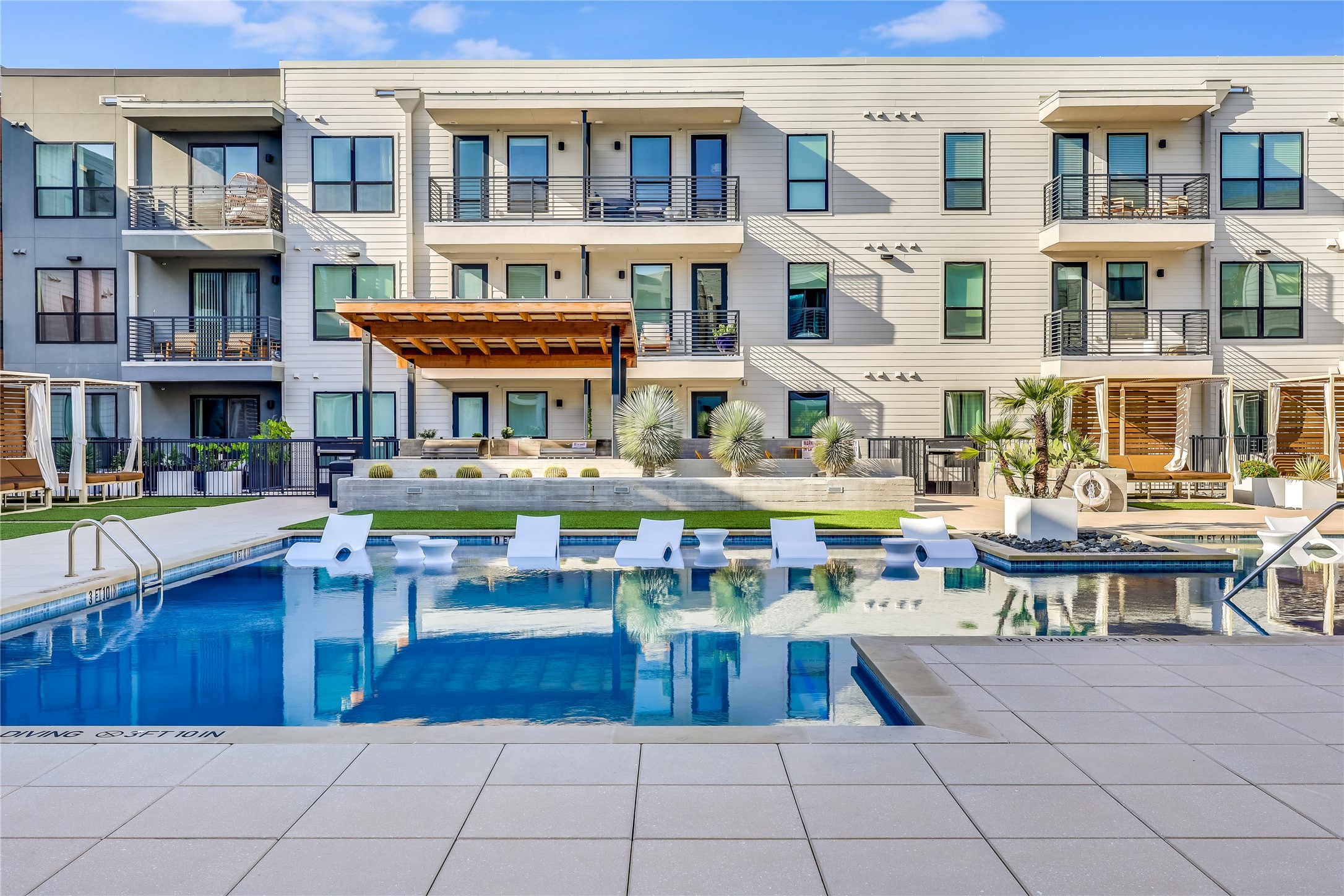 1701 Simond Ave 516 — photo