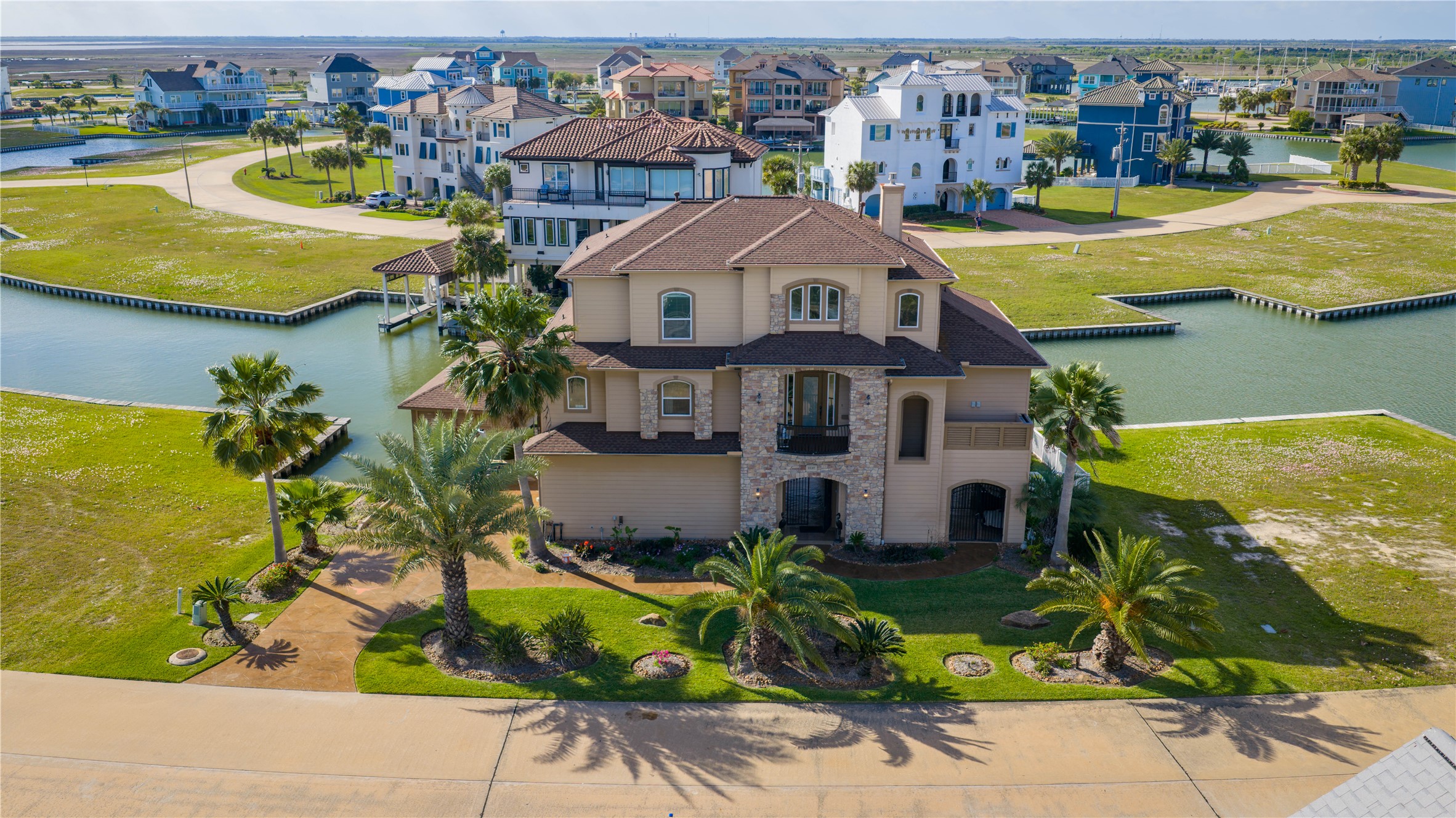 8 Loggerhead, Hitchcock, TX 77563 — photo 2