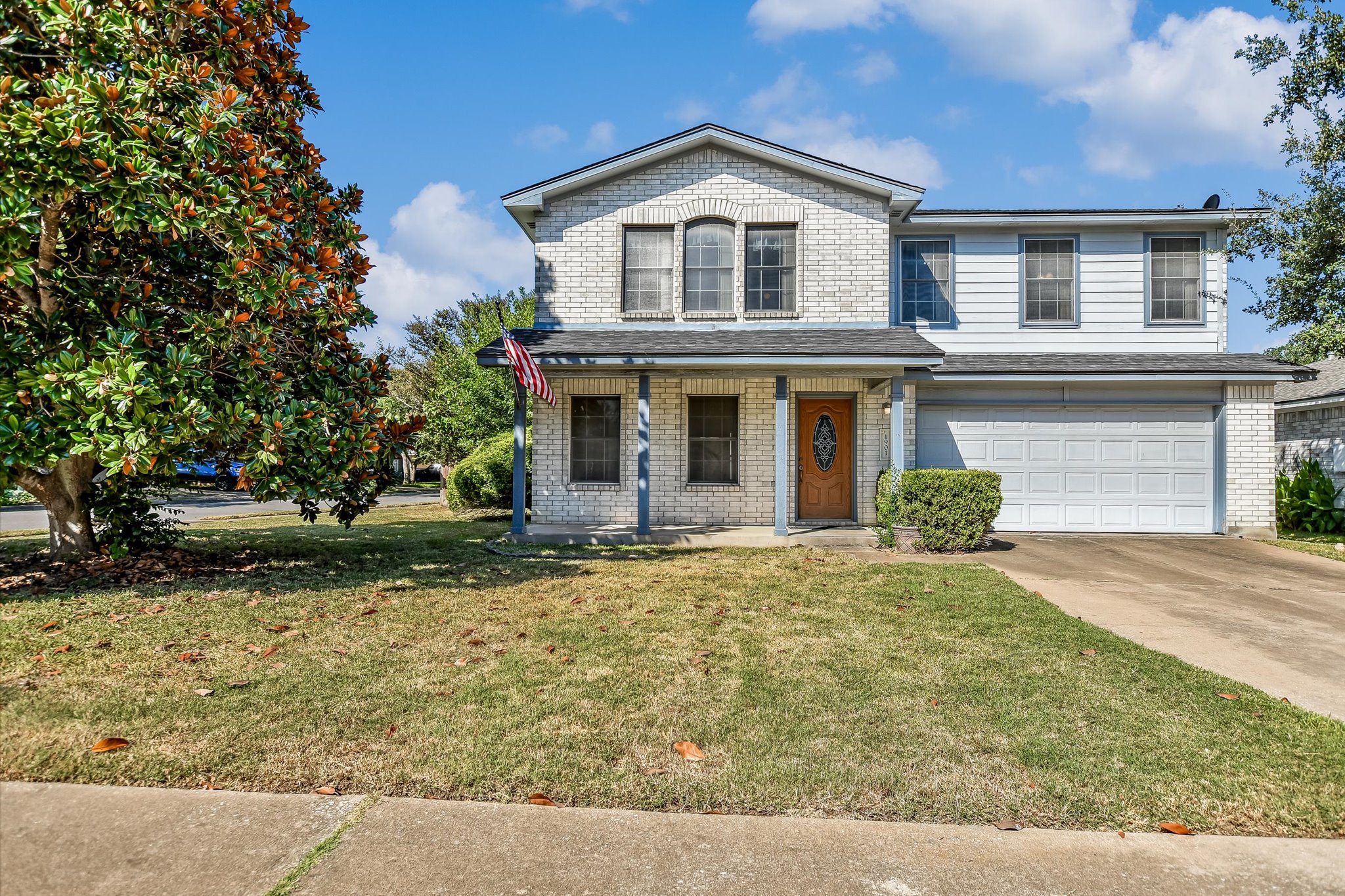 1901 Carriage Hills Trl — photo