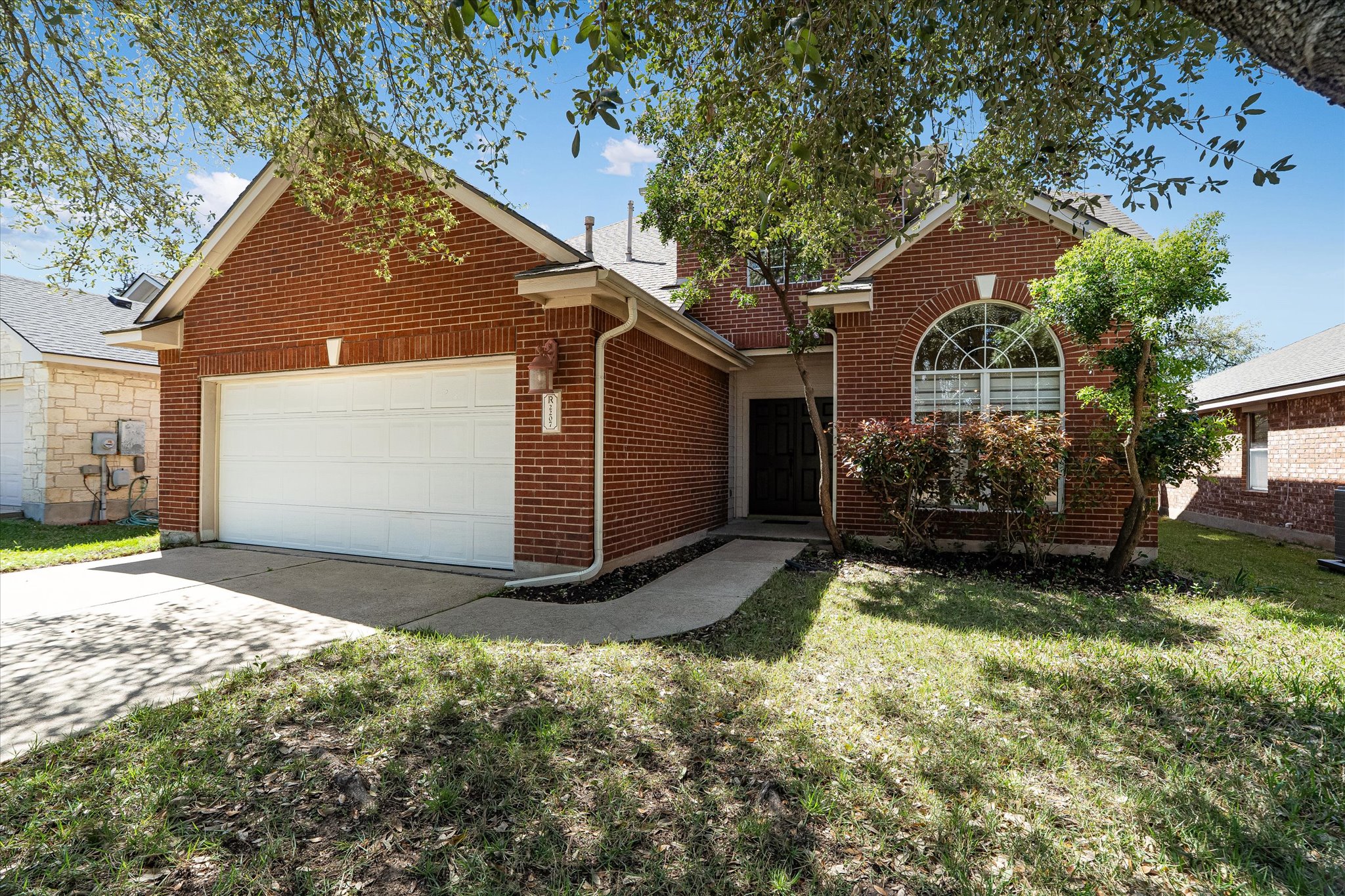 2207 Clover Ridge Dr — photo