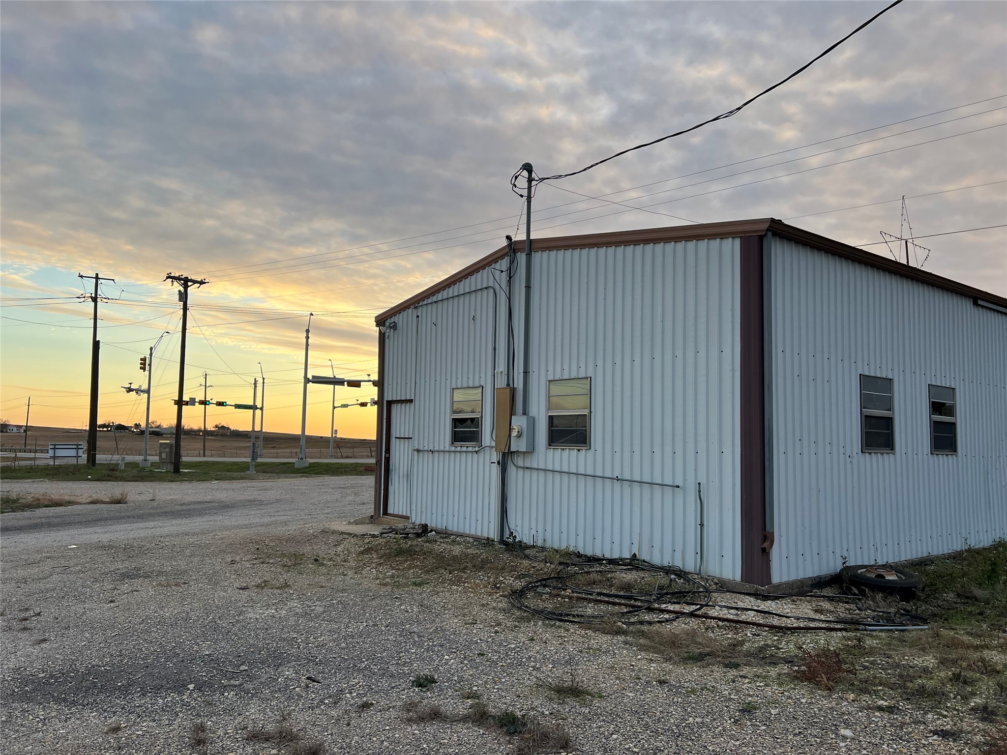 14201 S State Highway 95 — photo