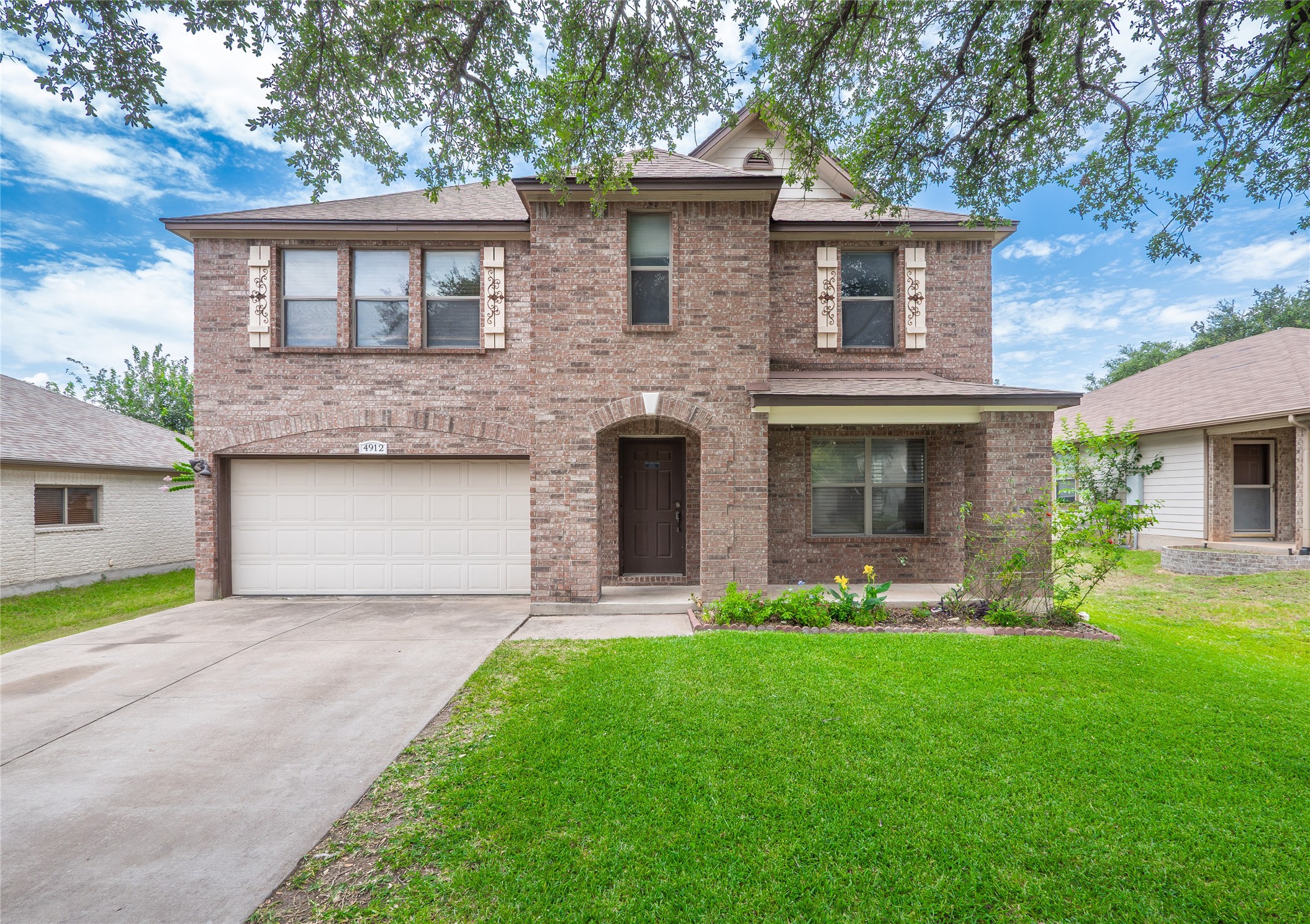 4912 Woodstock Dr — photo