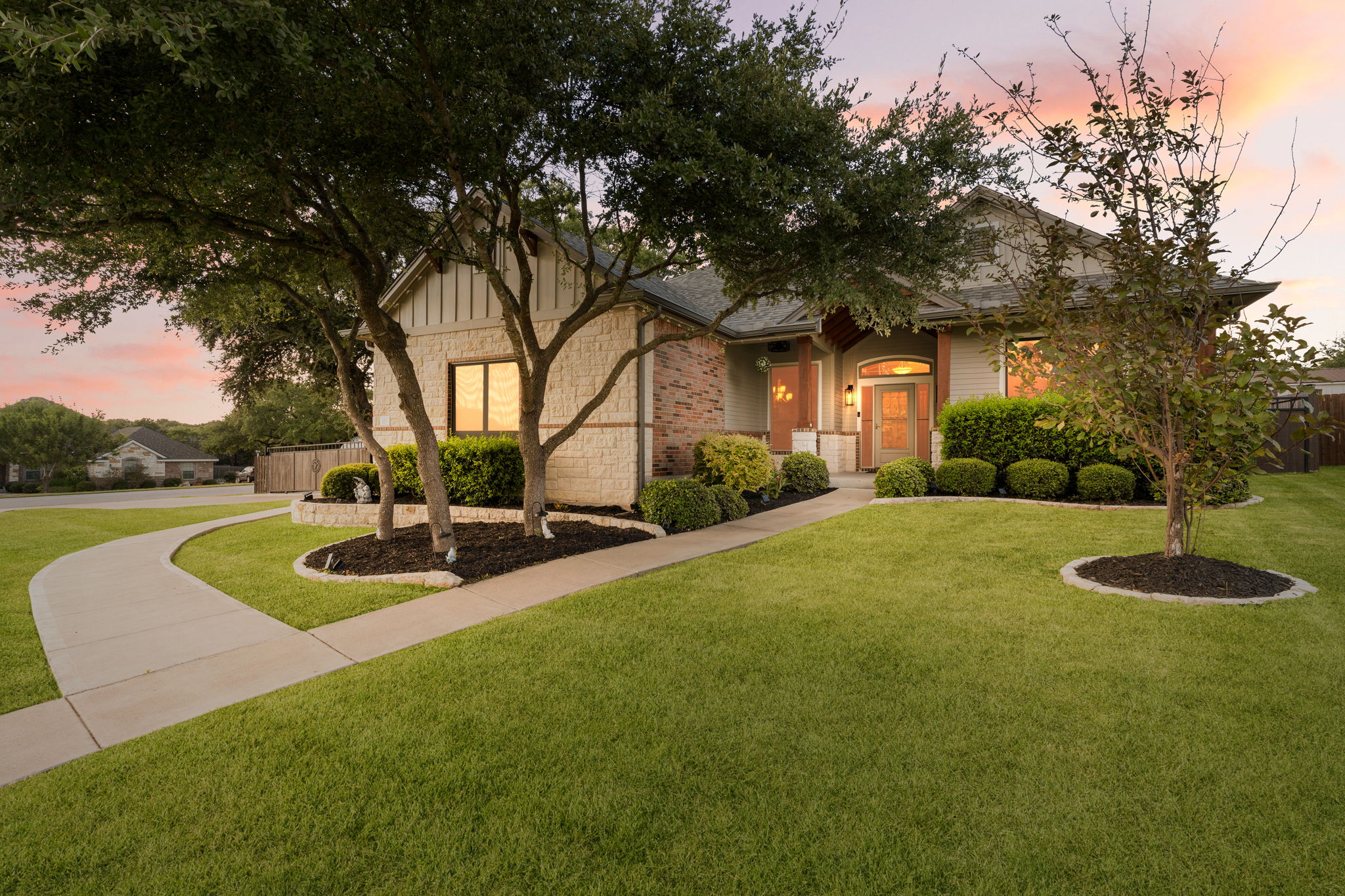 123 Archstone Loop — photo