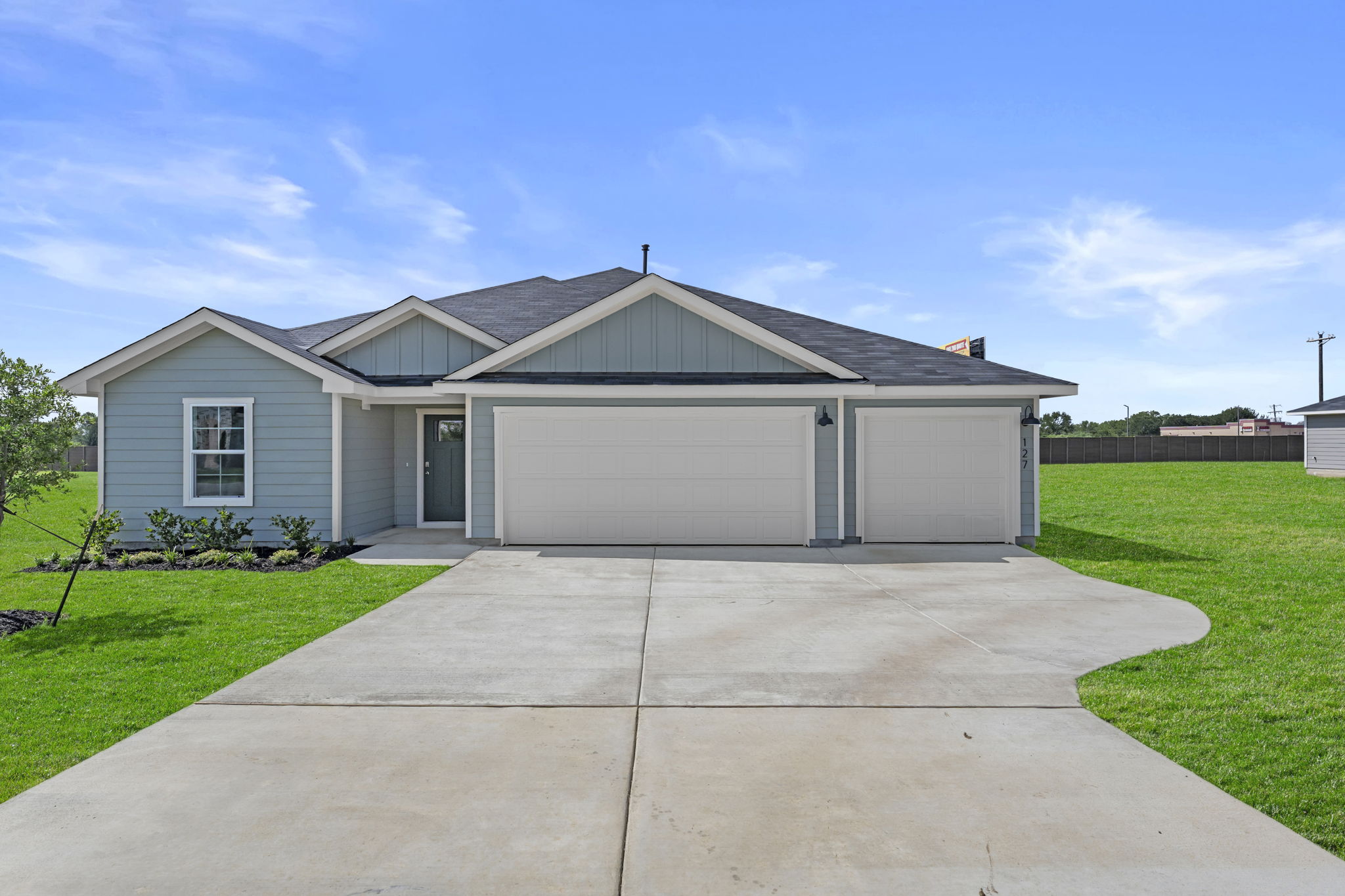 127 Union Pacific Dr — photo