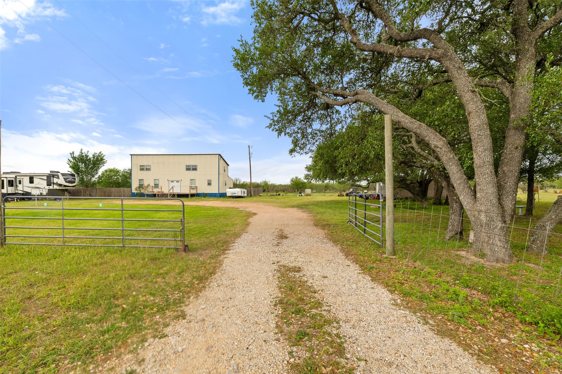 3210 County Rd 226 — photo