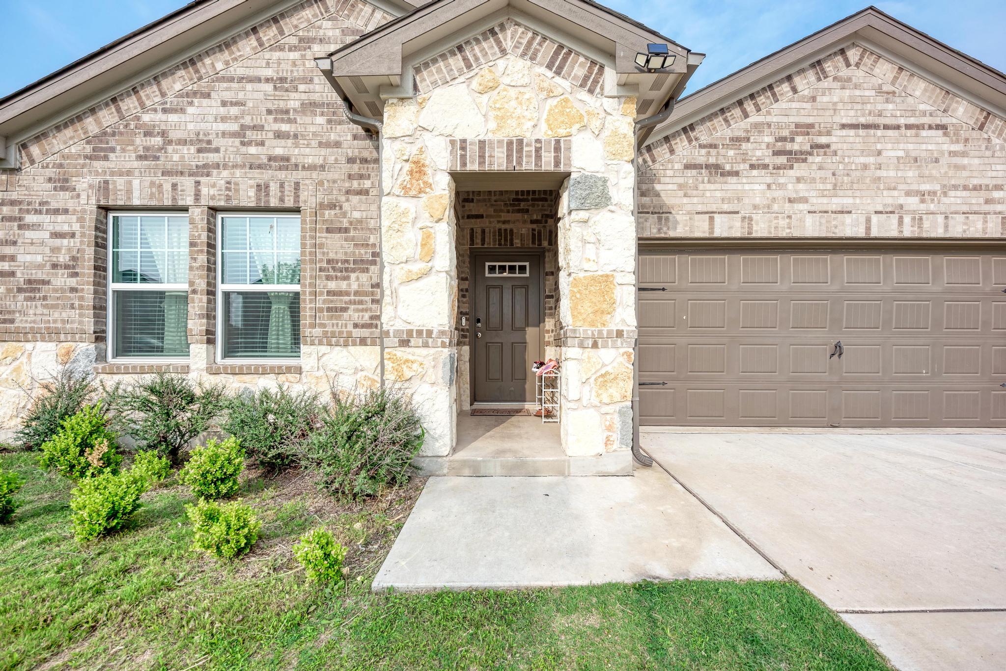 305 Windy Reed Road, Hutto TX 78634 — photo 3