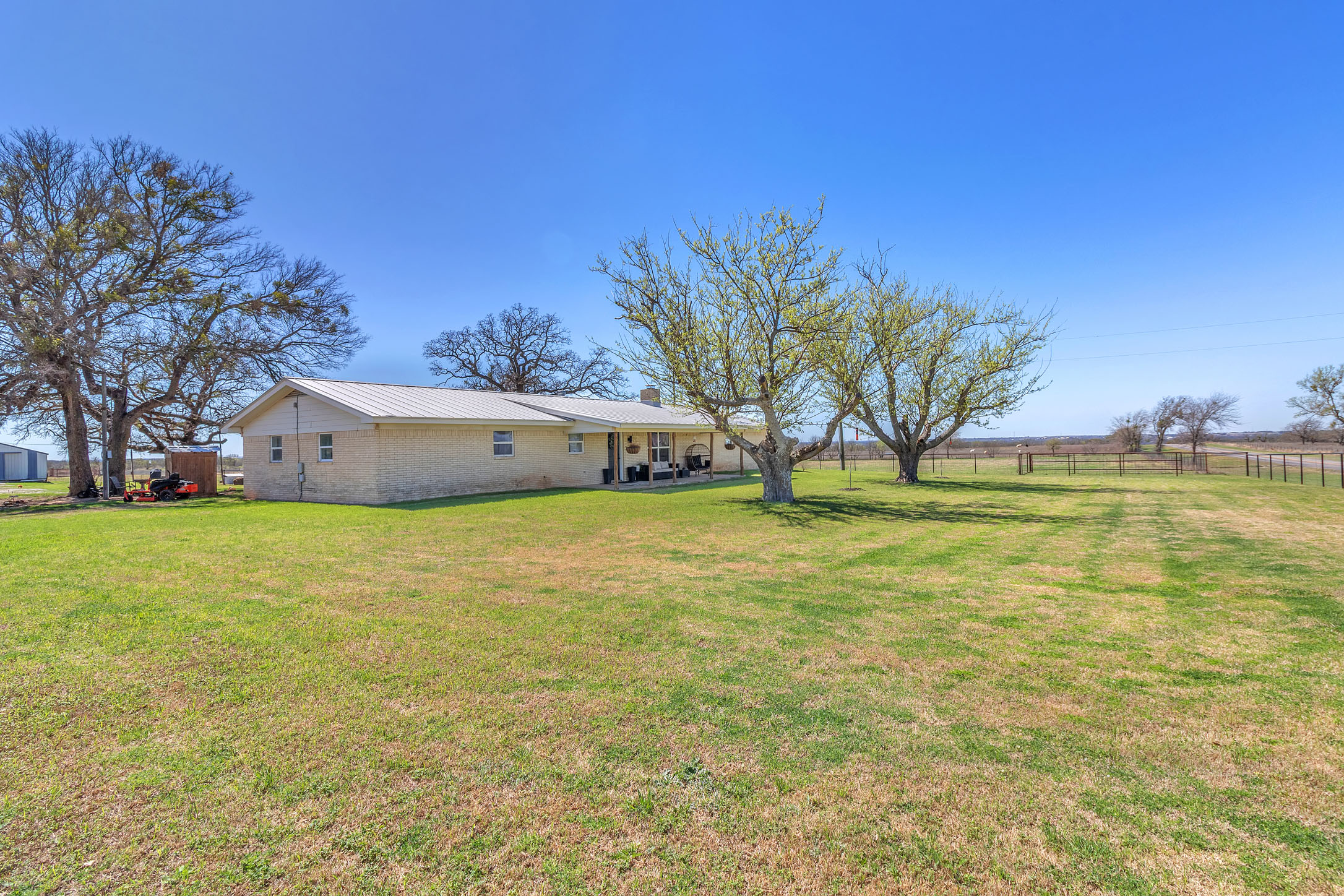 1283 FM 218 W — photo