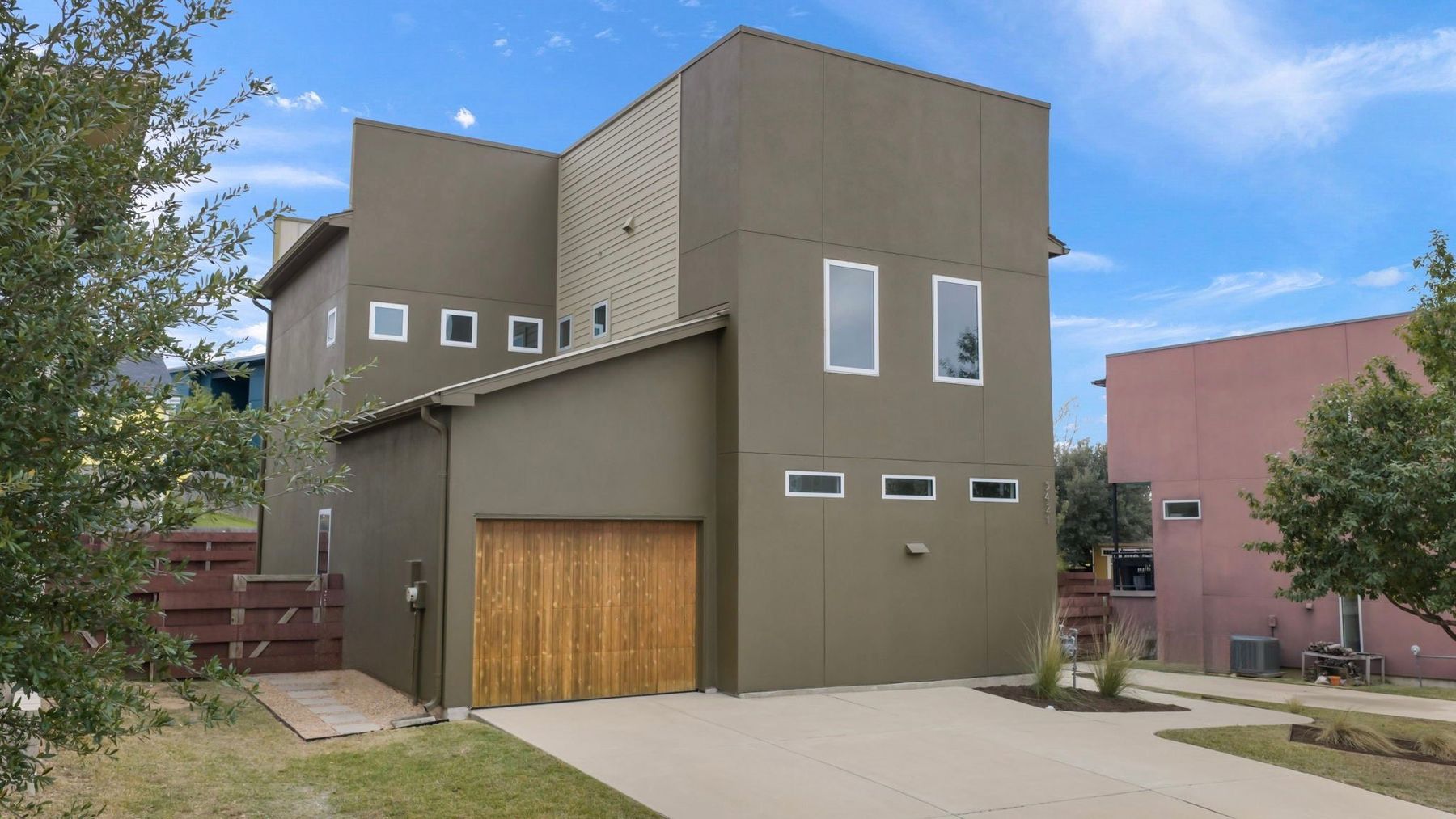 5421 Agatha Cir — photo