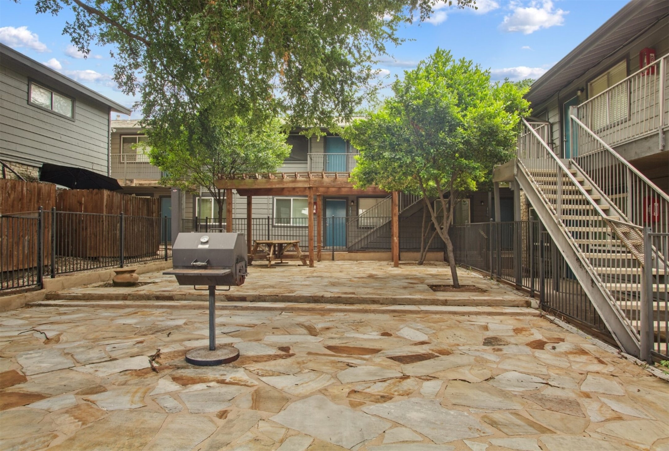 1302 Parker Ln 101 — photo