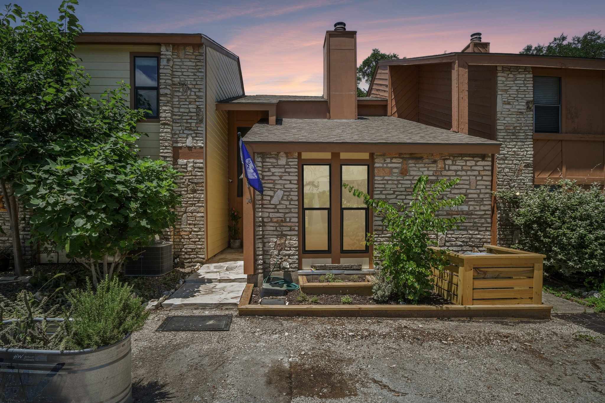 14 Cypress Fairway Vlg — photo