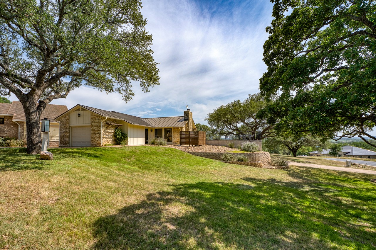 305 Onyx Dr — photo