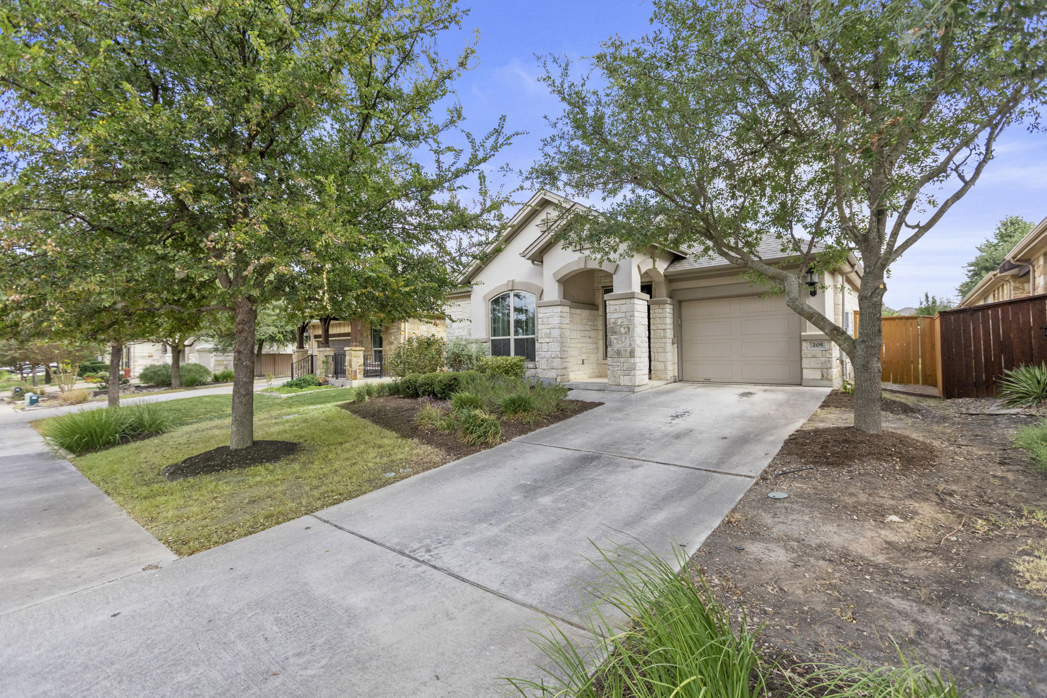 205 Cherokee Rose Cir — photo