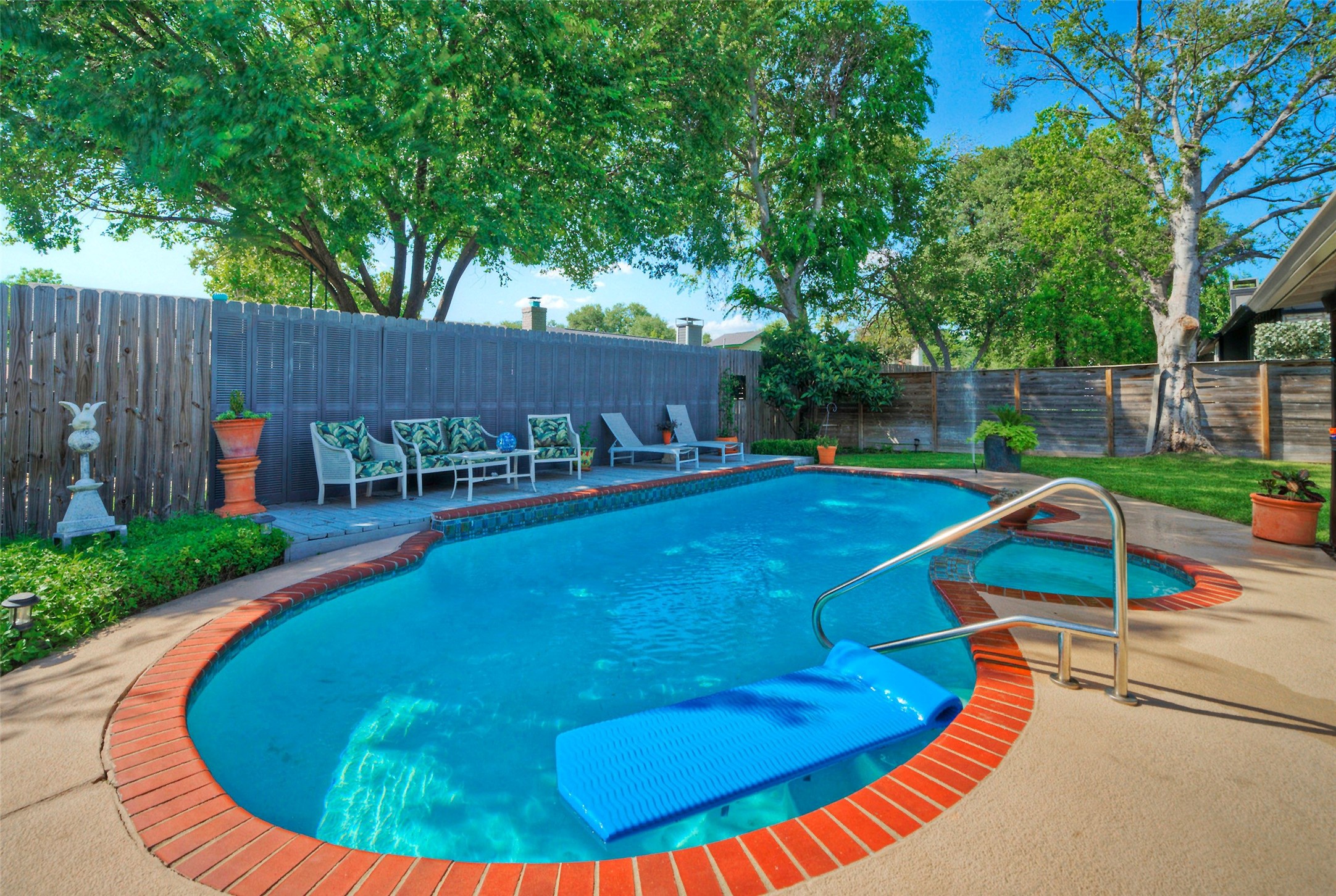 10606 Barnhill Dr — photo
