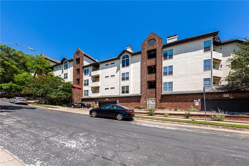 3001 Cedar St 209 — photo