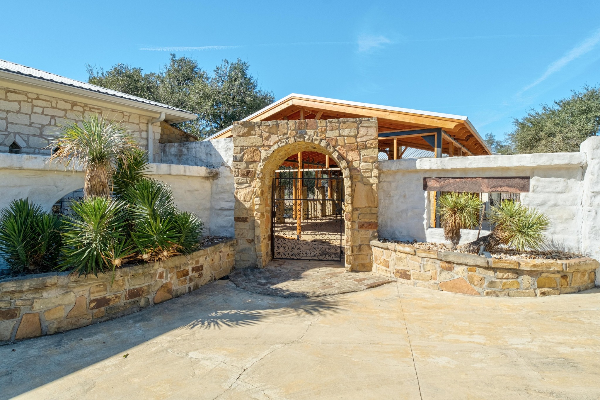 340 Barton Ranch Road, Dripping Springs TX 78620 — photo 2