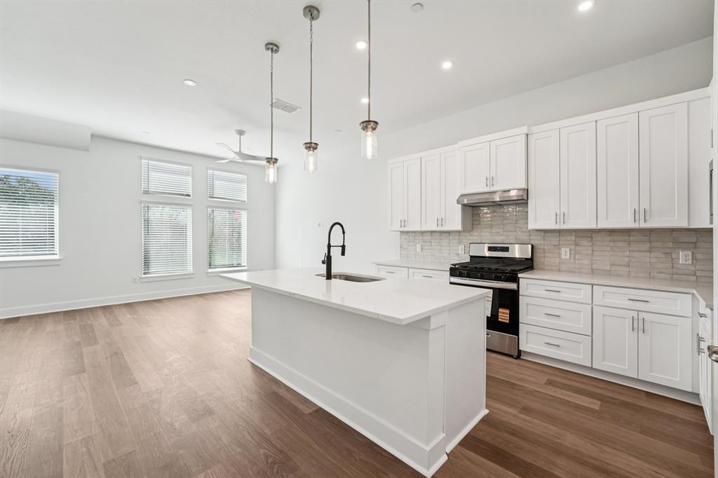 200 W 56th St 8101 — photo