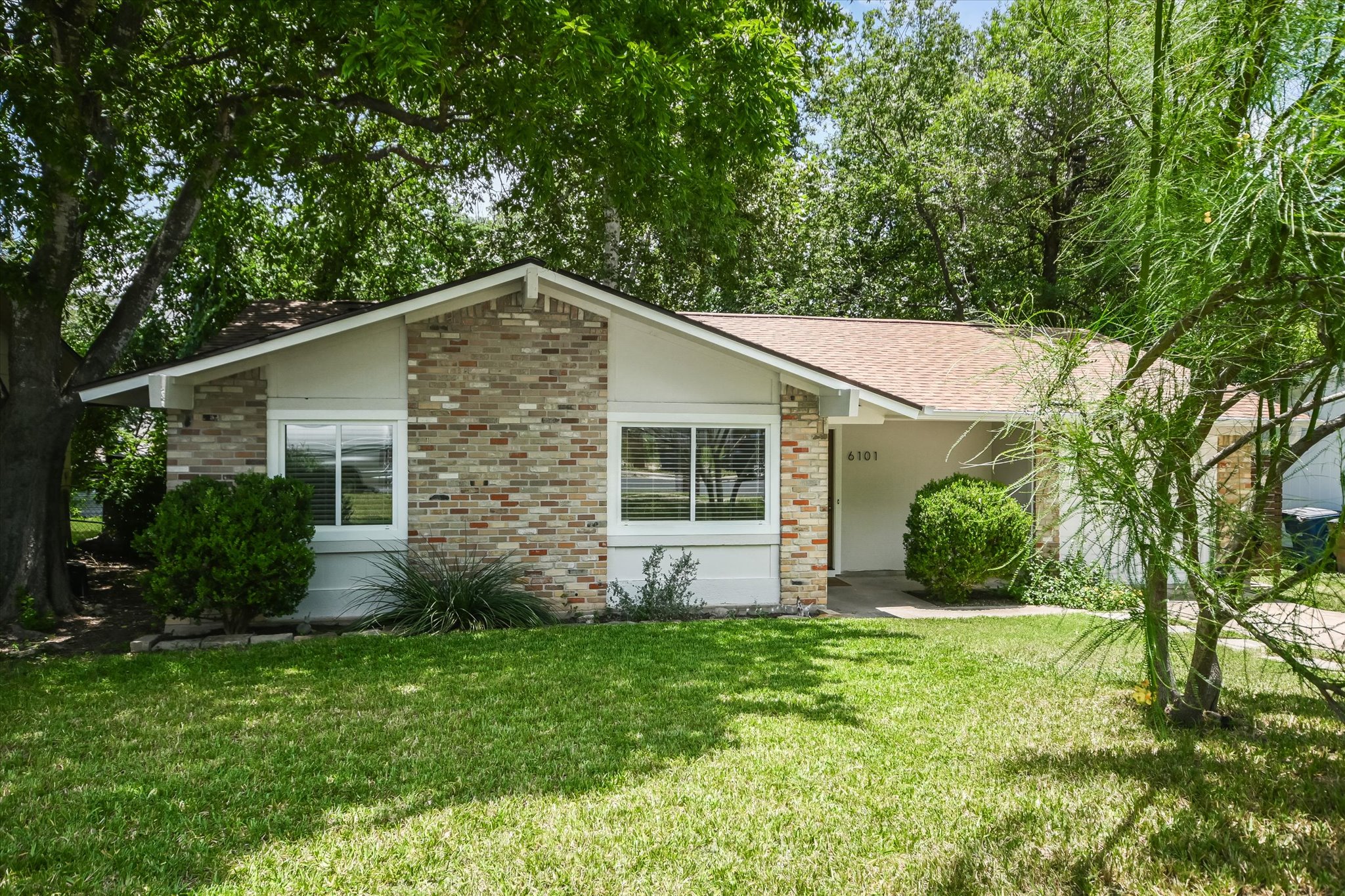 6101 Idlewood CV — photo