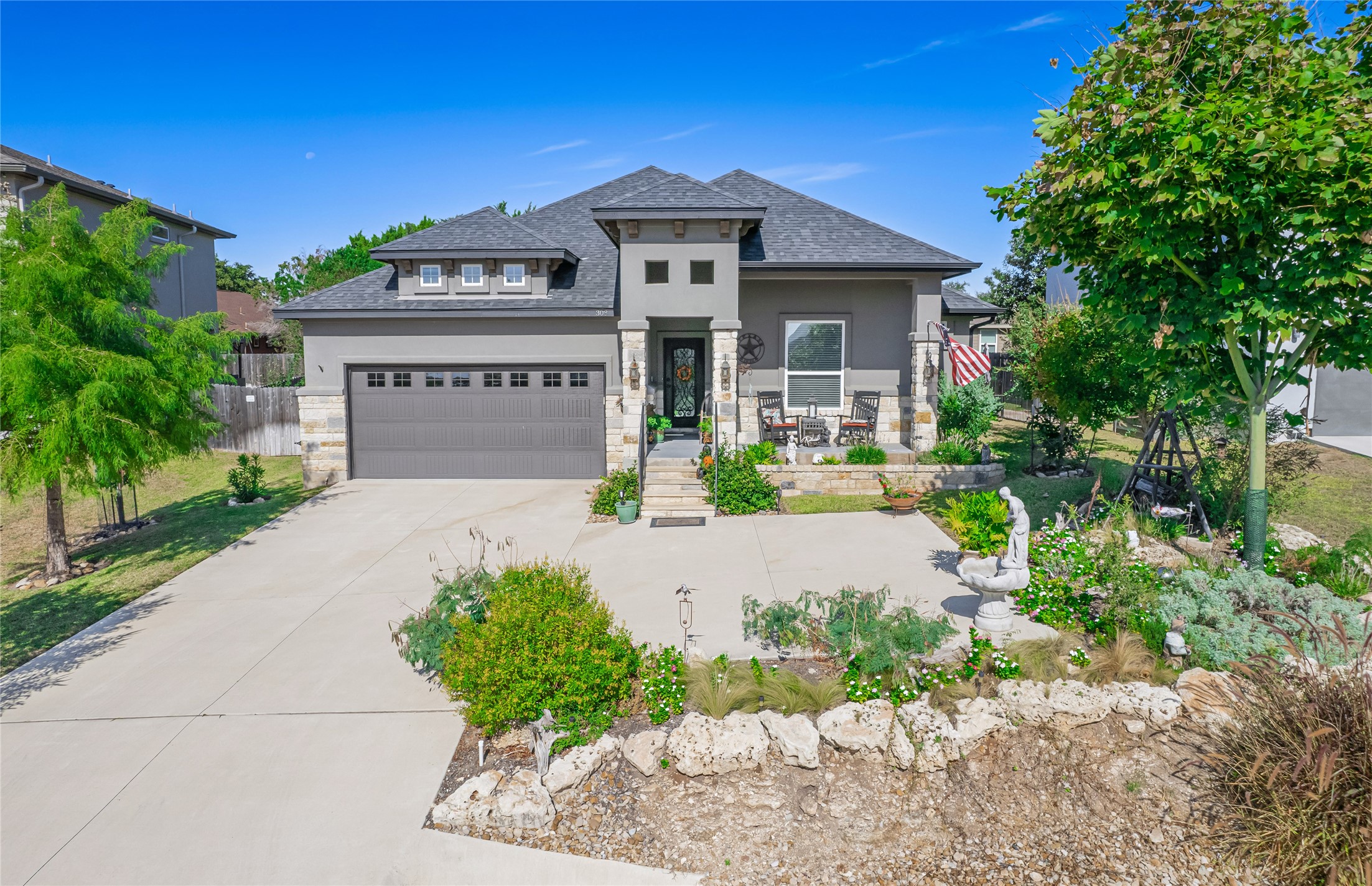 308 Buckhorn Dr — photo
