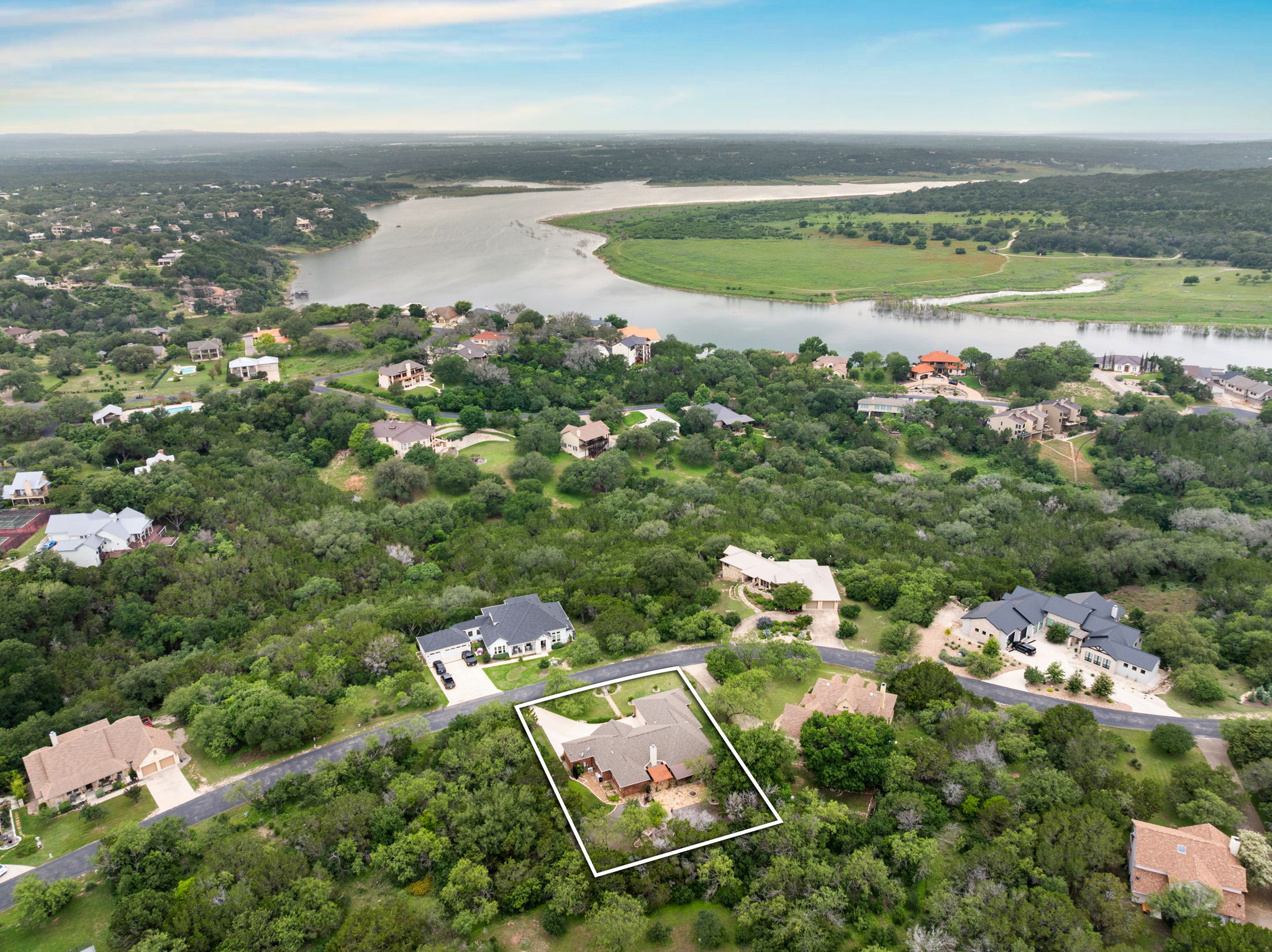 207 Cove Creek Dr — photo