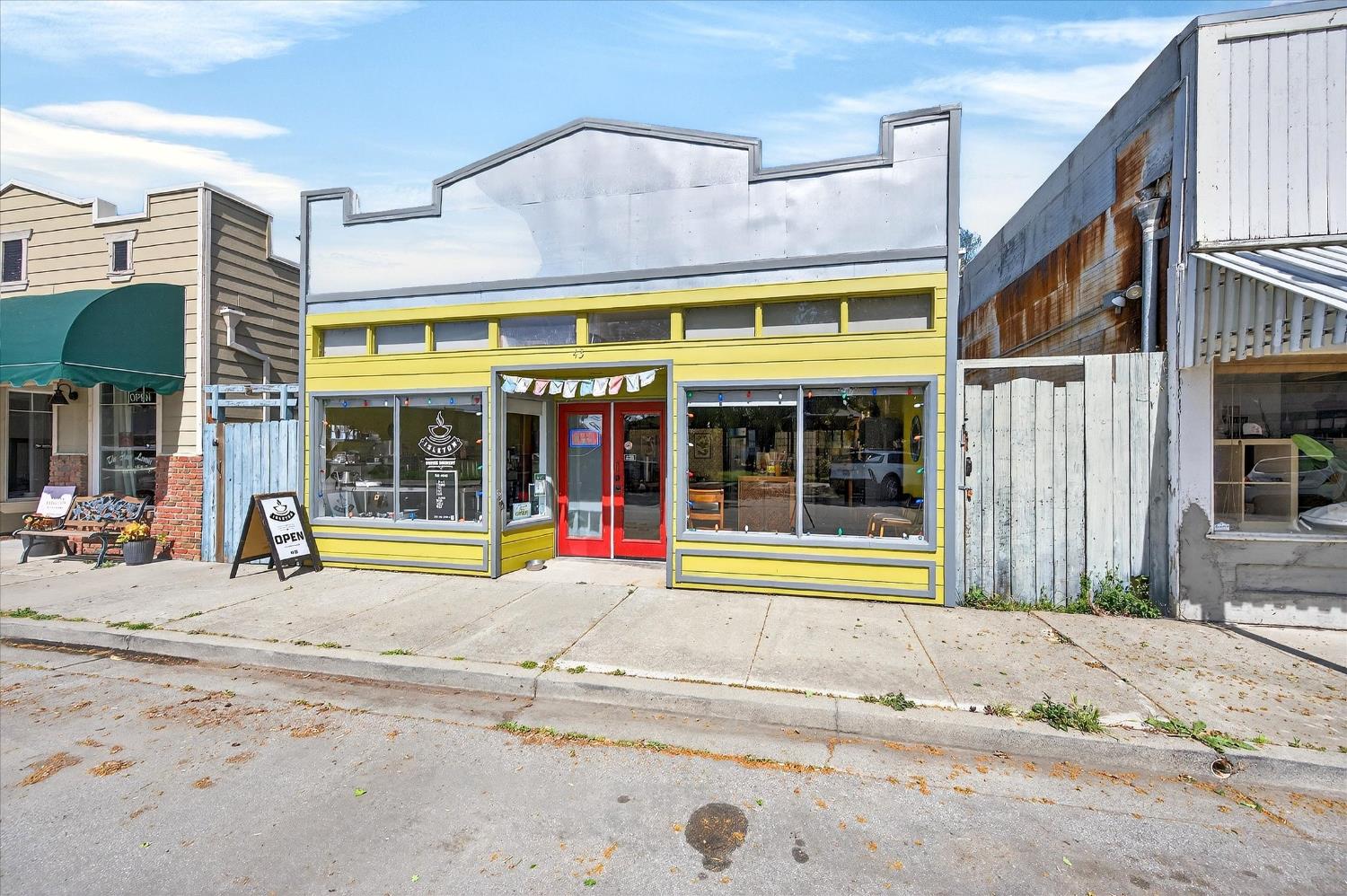 43 Main Street — photo