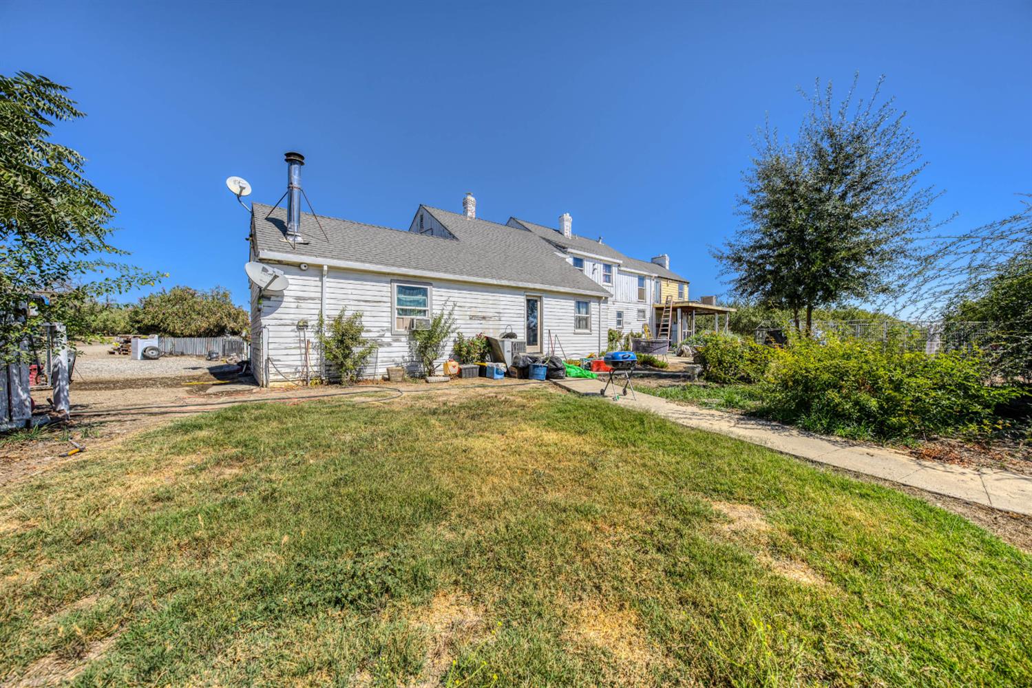 Home in Arbuckle, CA 95912 — photo 2
