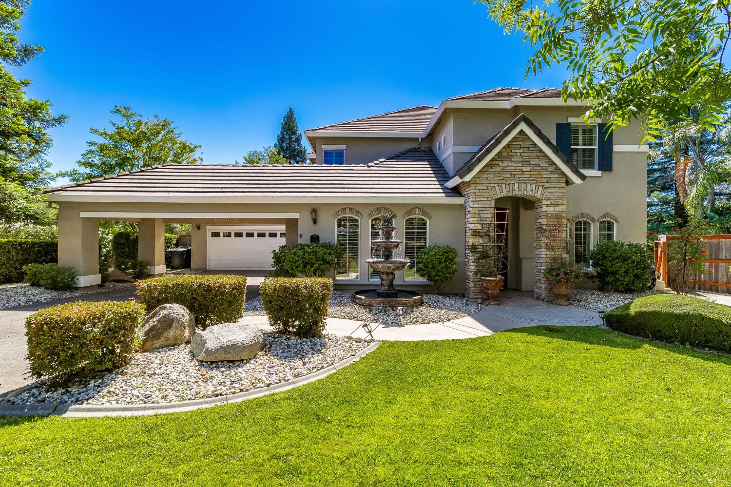 360 Allenwood Court — photo