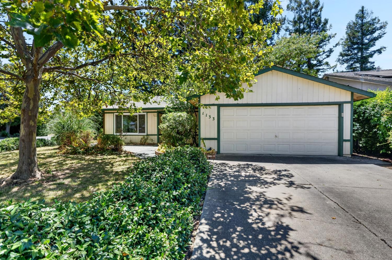 1133 Decatur Court — photo