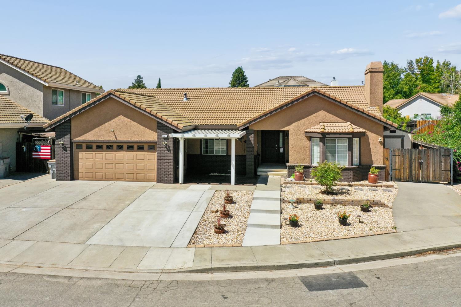 1012 Hillview Lane — photo