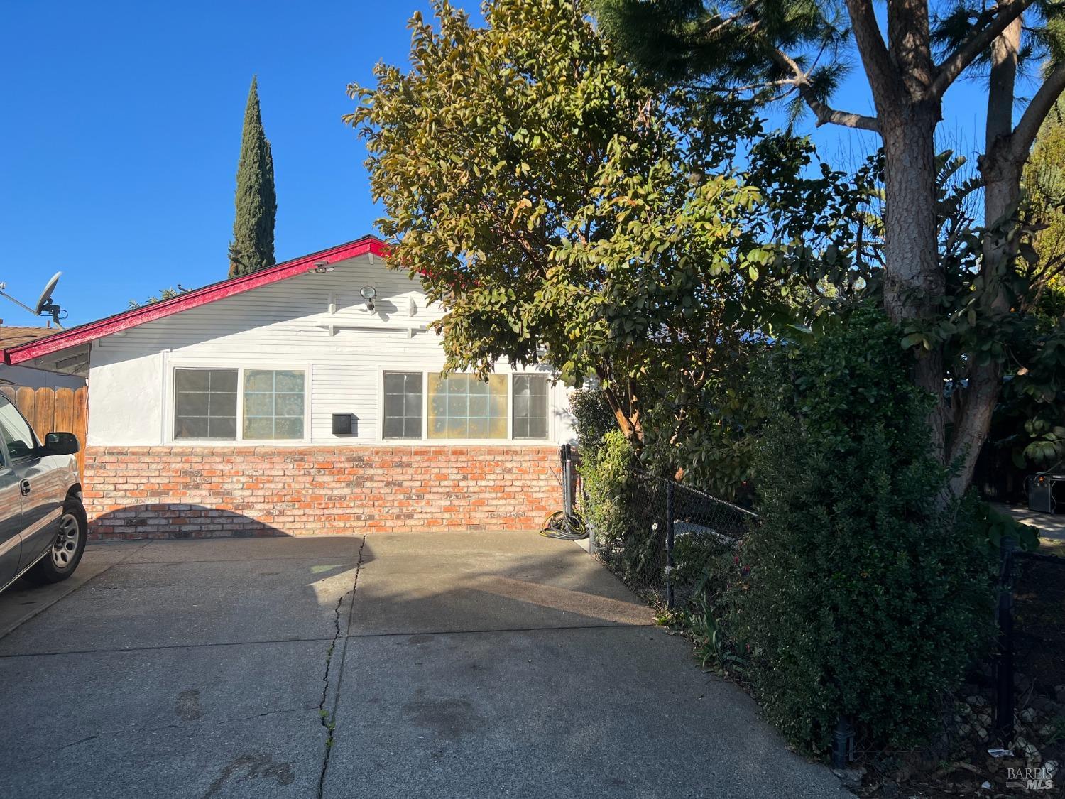 1831 Clay Street — photo