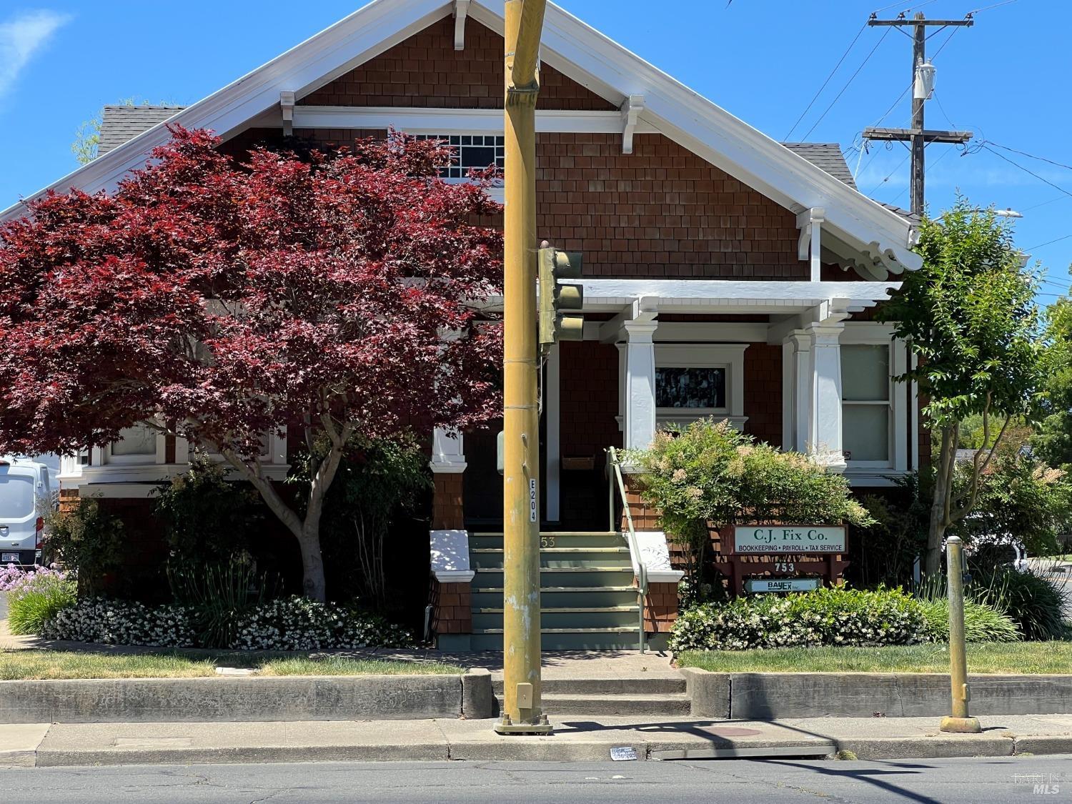753 Jefferson Street — photo