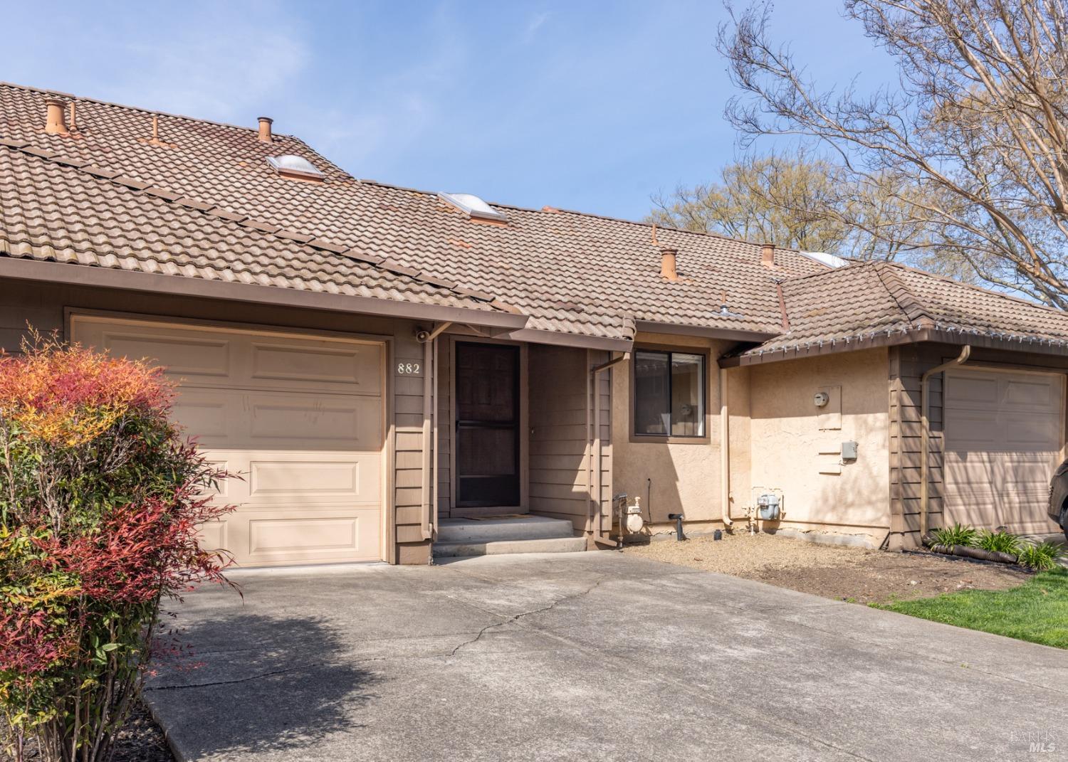 882 Professional Drive — photo