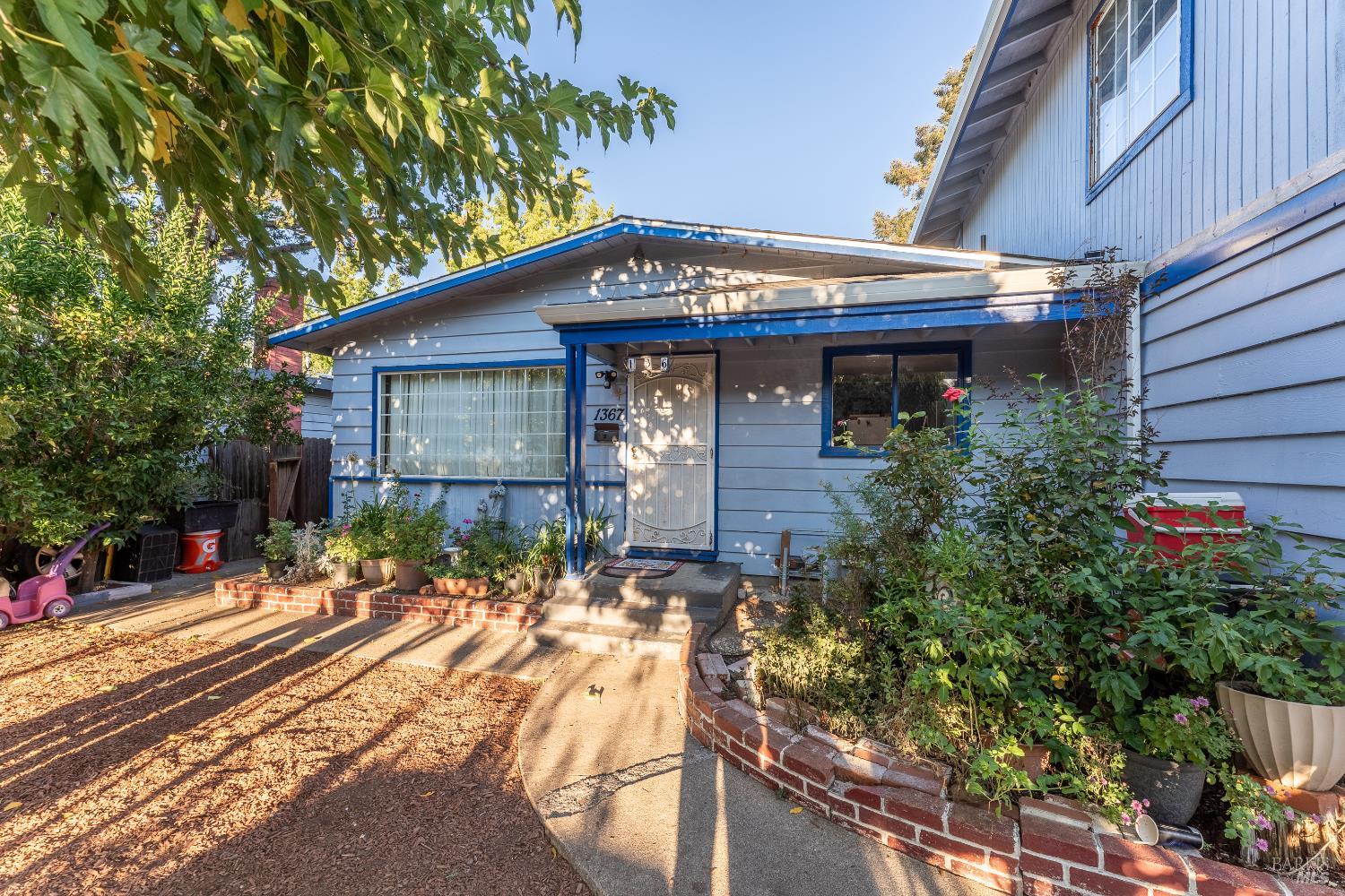 1367 Yokayo Drive — photo