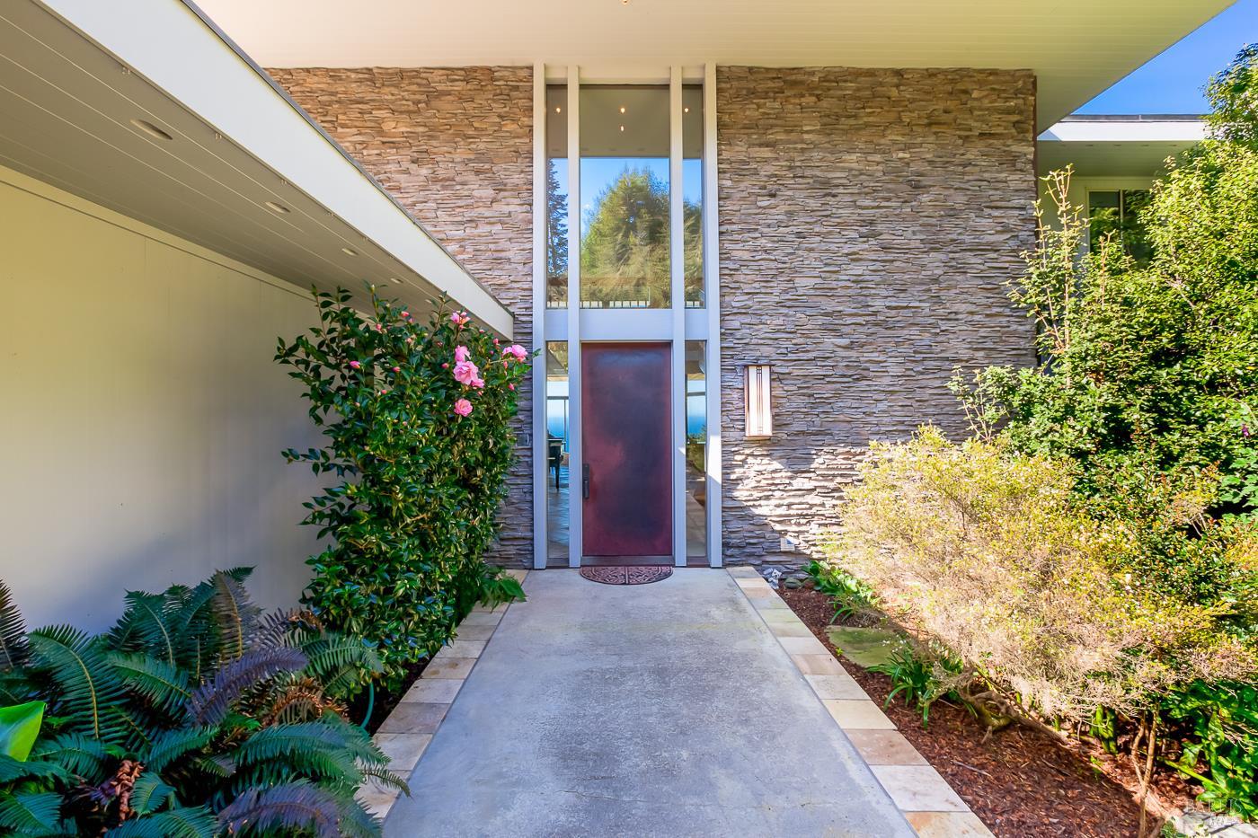 43850 Buckhorn Cove Road E — photo